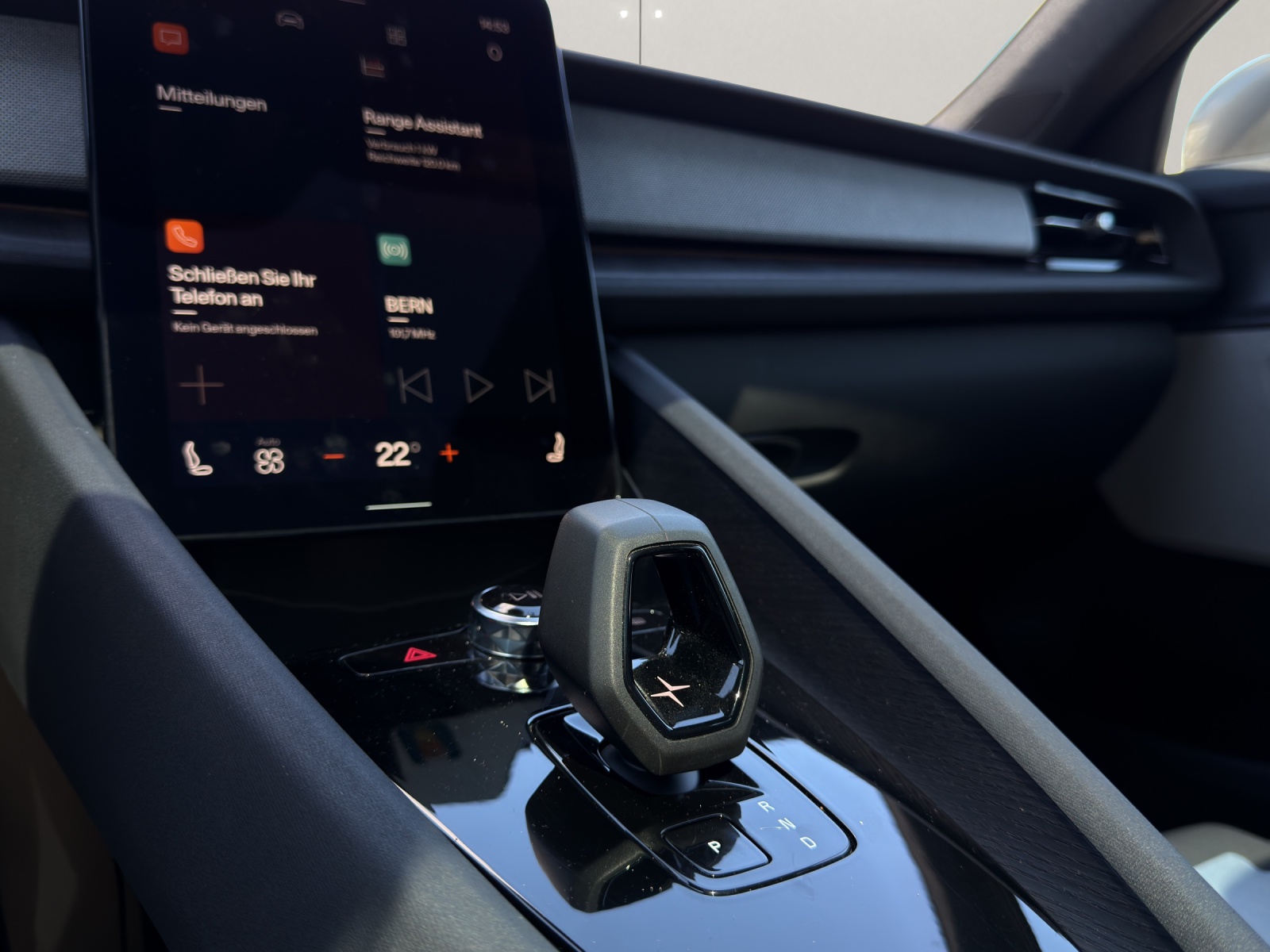 POLESTAR 2 Long Range Dual Motor-image-15