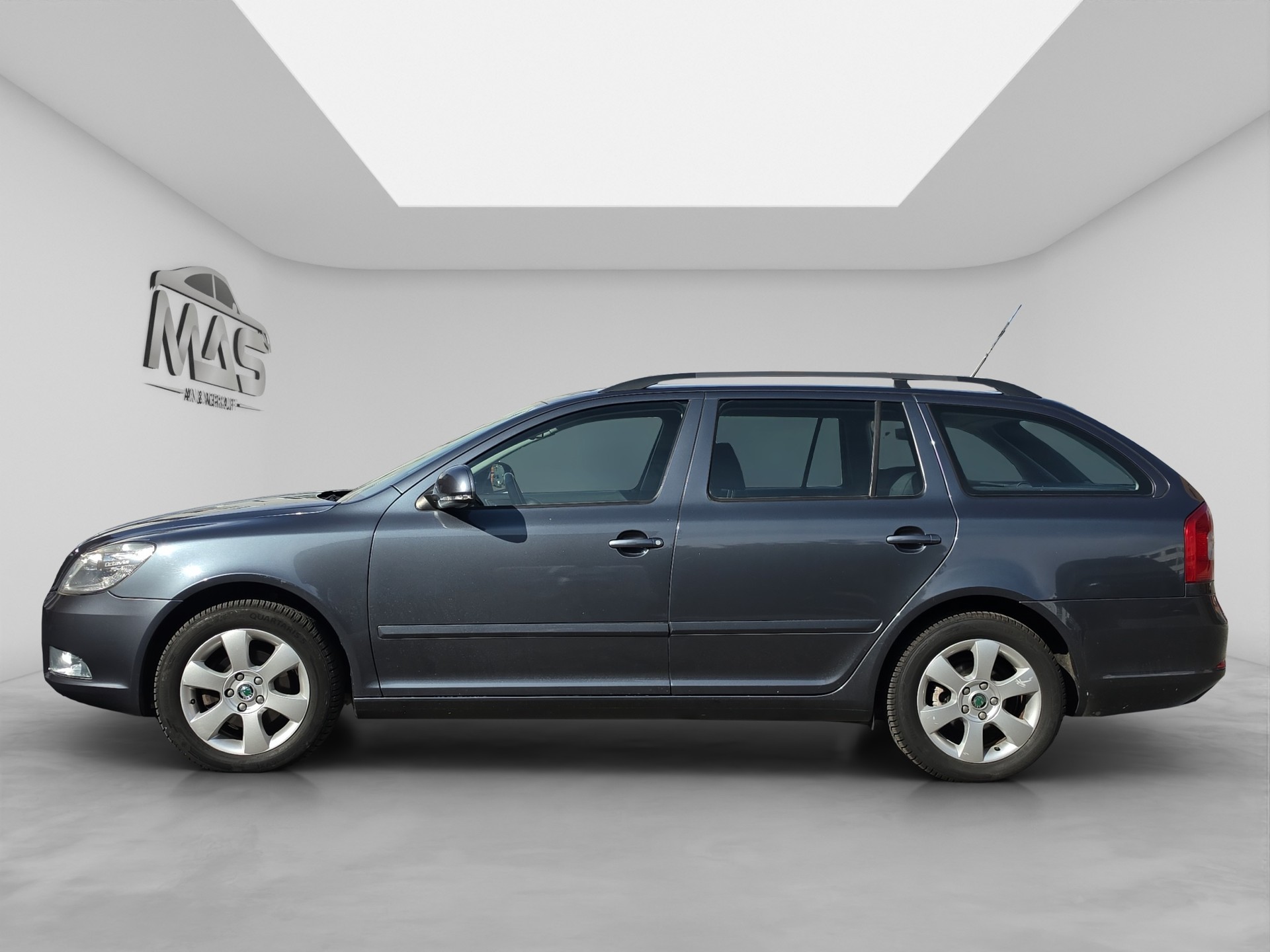 SKODA Octavia Combi 1.6 TDI Elegance DSG-image-2