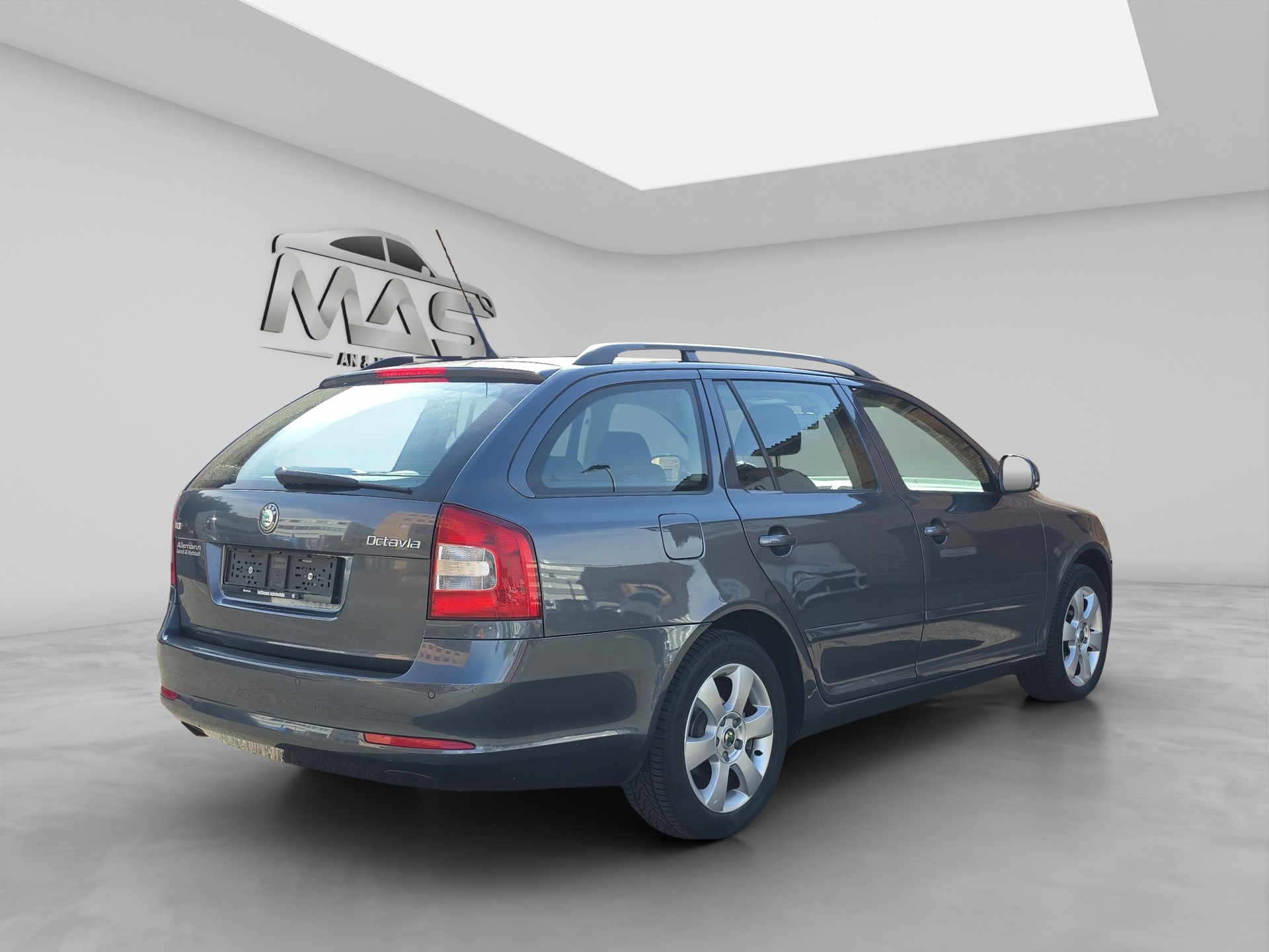 SKODA Octavia Combi 1.6 TDI Elegance DSG-image-5