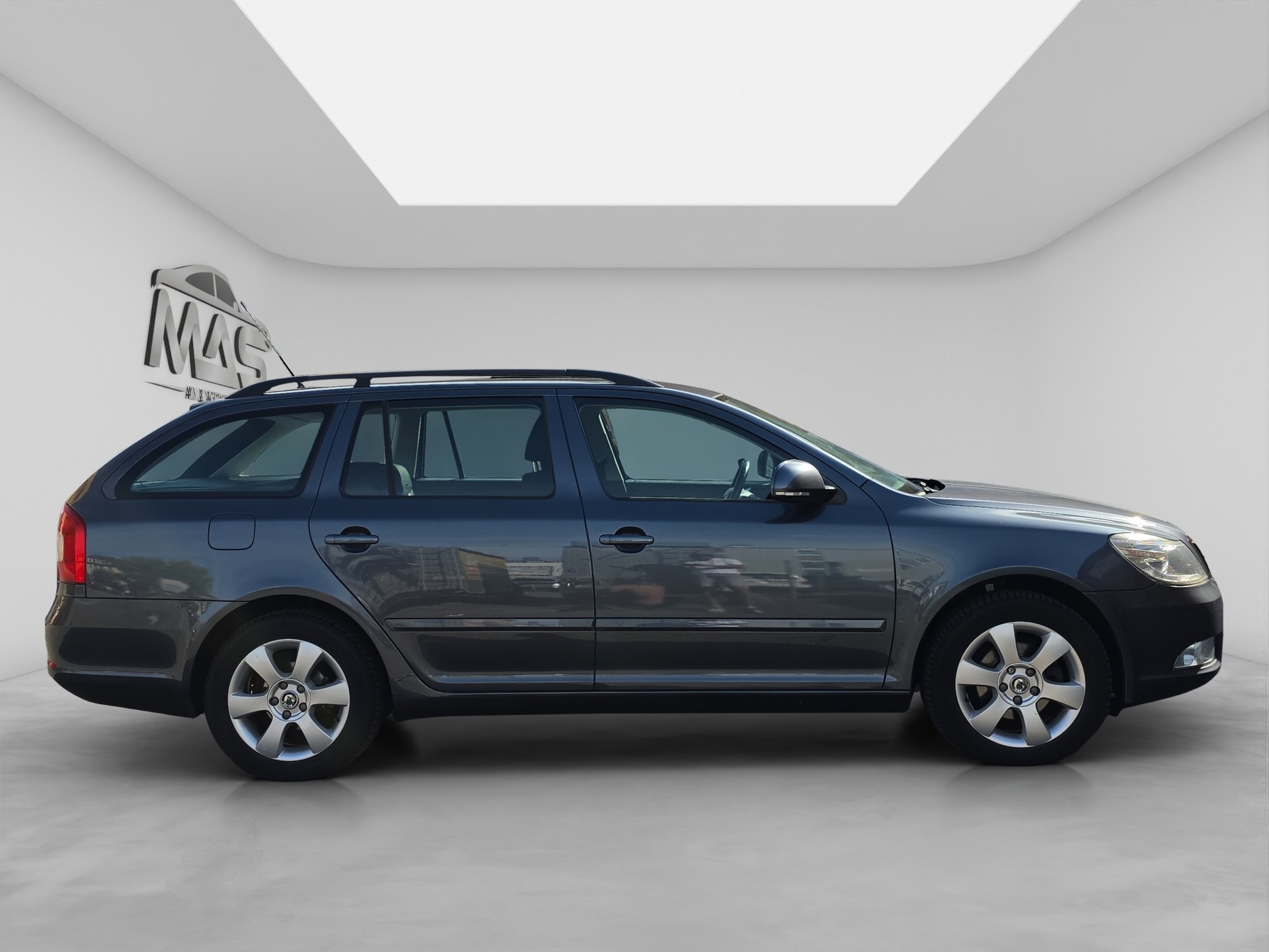 SKODA Octavia Combi 1.6 TDI Elegance DSG-image-6
