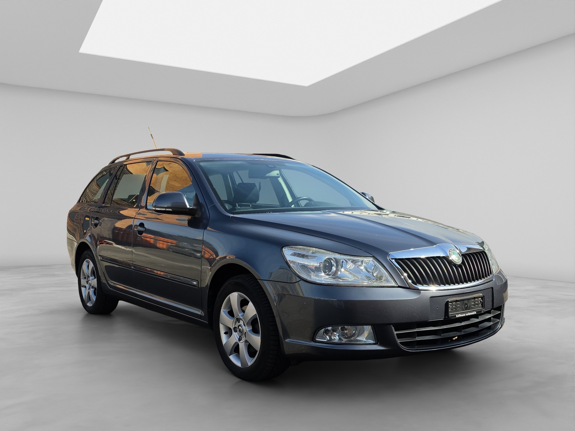 SKODA Octavia Combi 1.6 TDI Elegance DSG-image-7