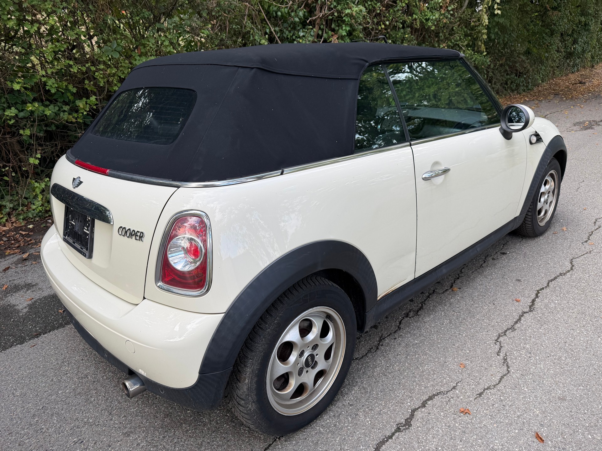 MINI Cooper Cabriolet-image-3