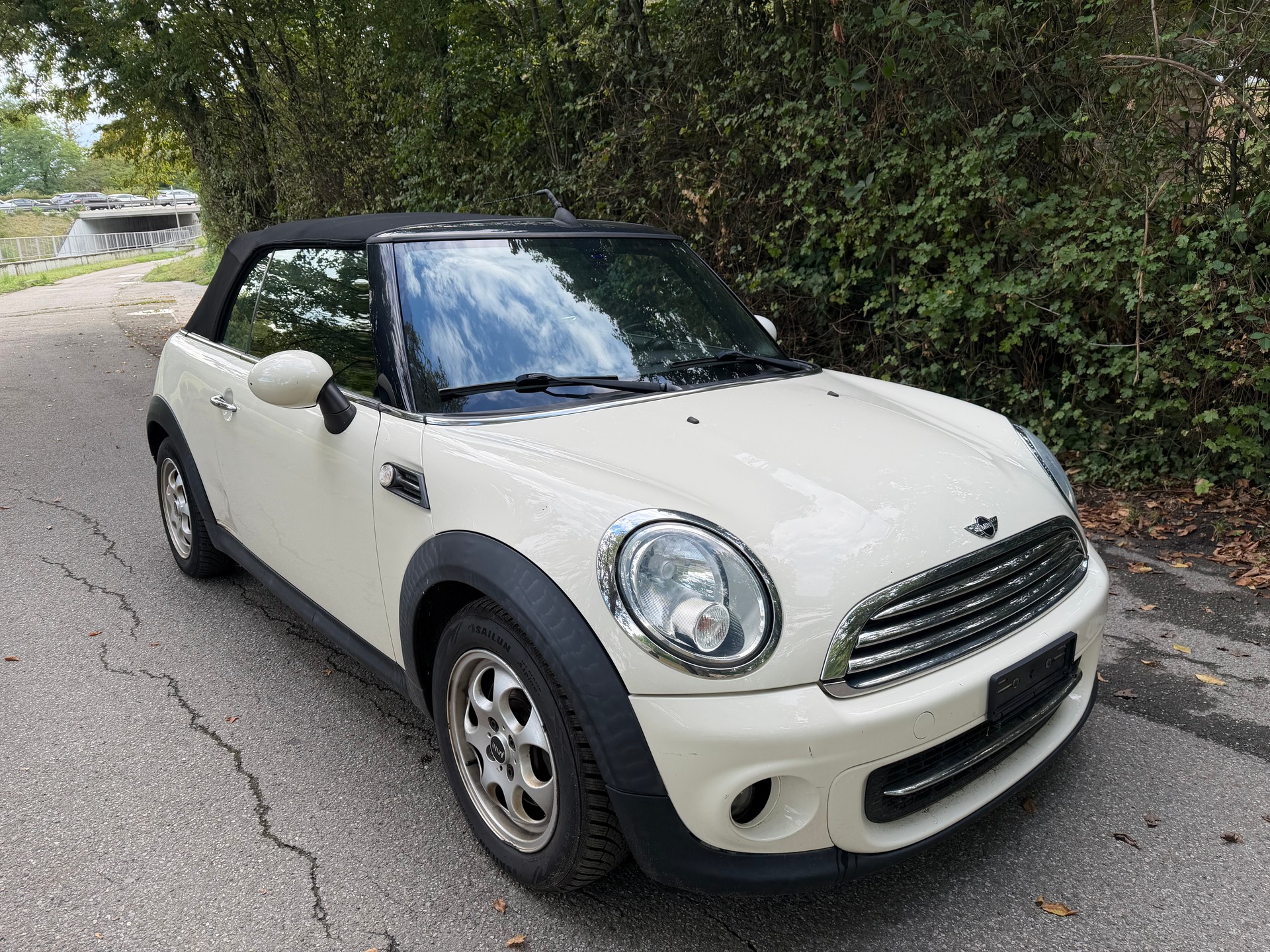 MINI Cooper Cabriolet-image-2