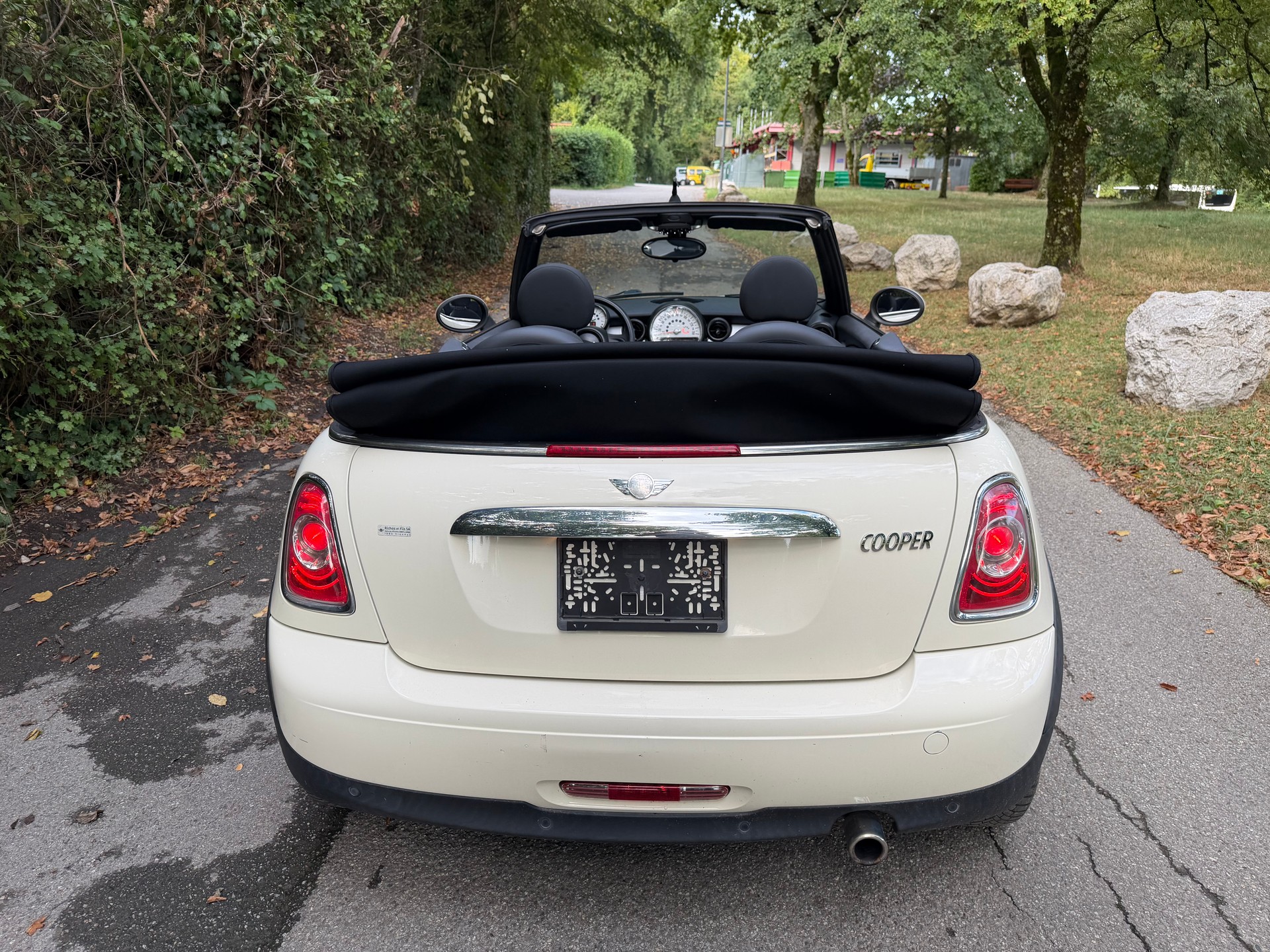 MINI Cooper Cabriolet-image-9