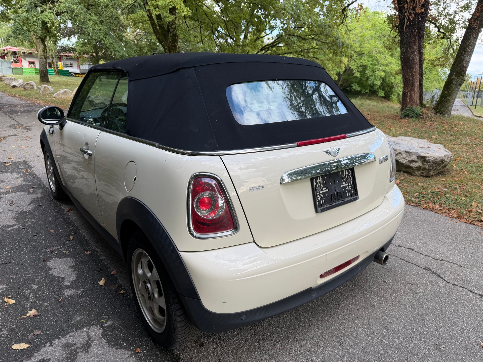 MINI Cooper Cabriolet-image-5