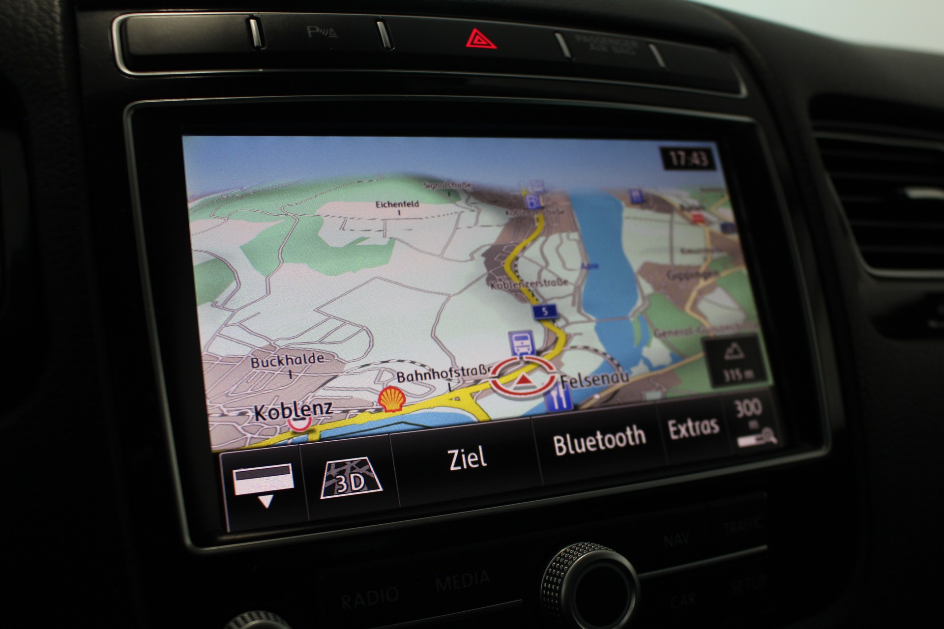 VW Touareg 3.0 V6 TDI BlueMT-image-17
