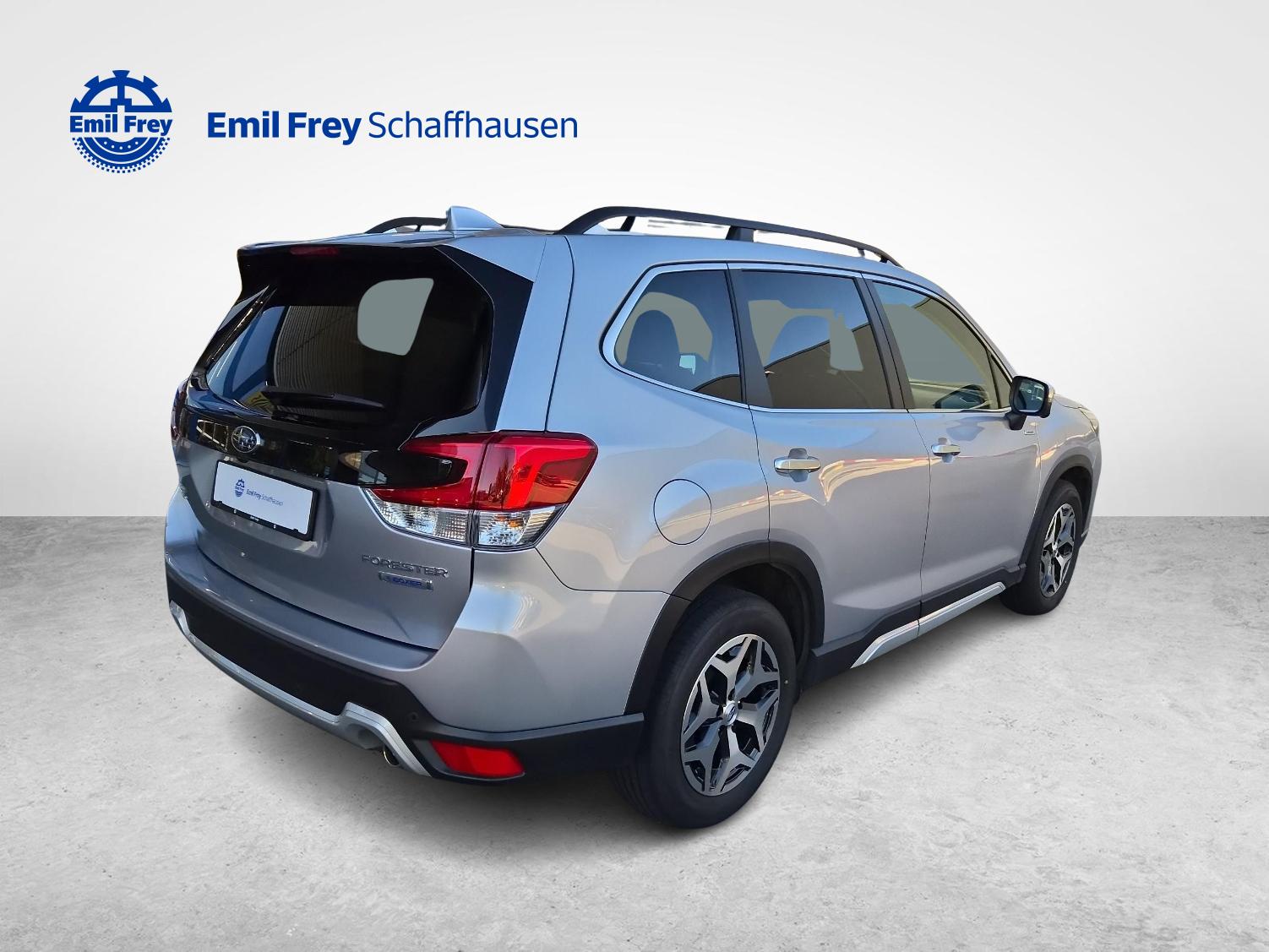 SUBARU Forester Station 2.0i e-Boxer Swiss Plus-image-4
