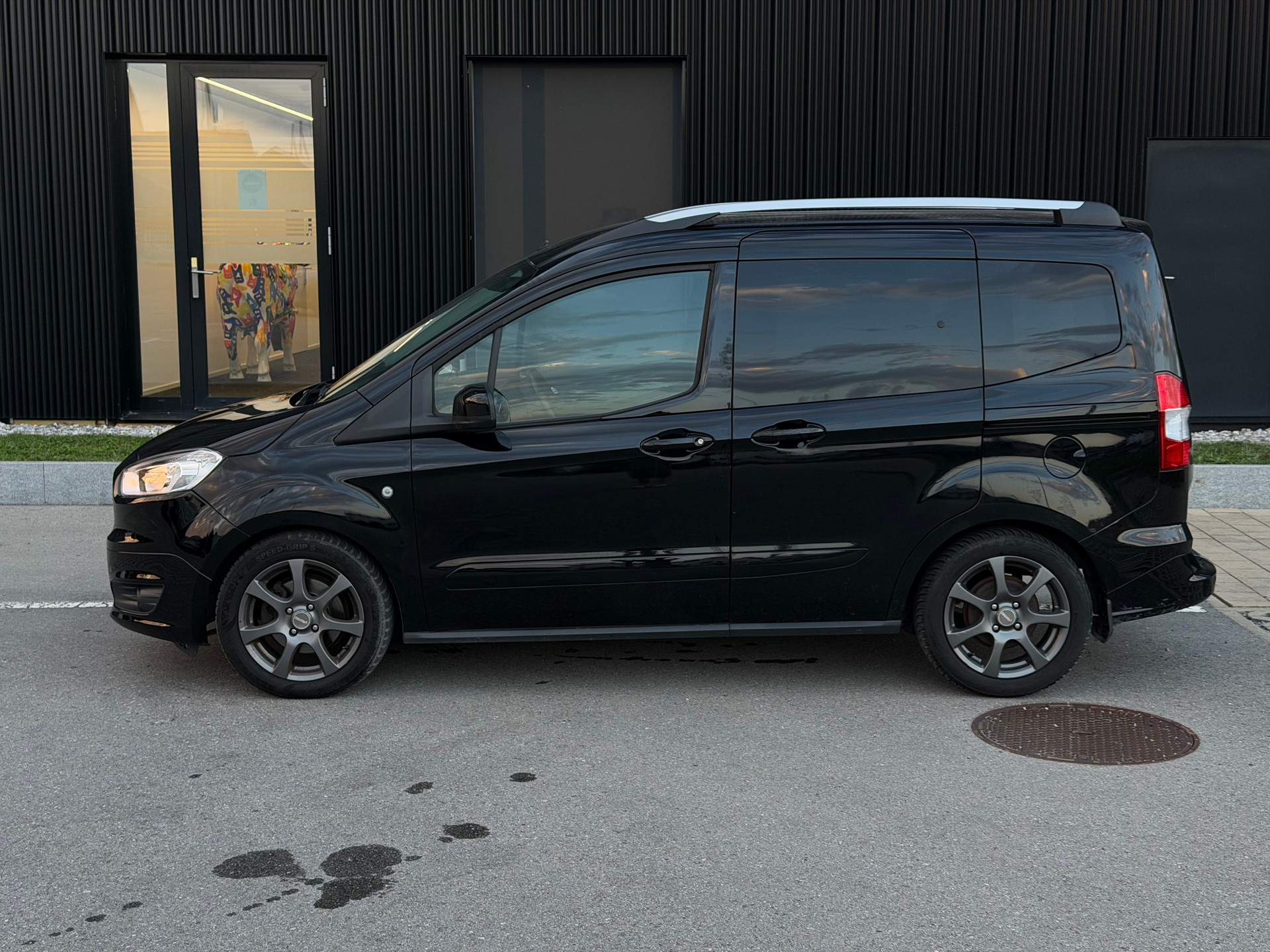 FORD Tourneo Courier 1.0 SCTi Titanium-image-3