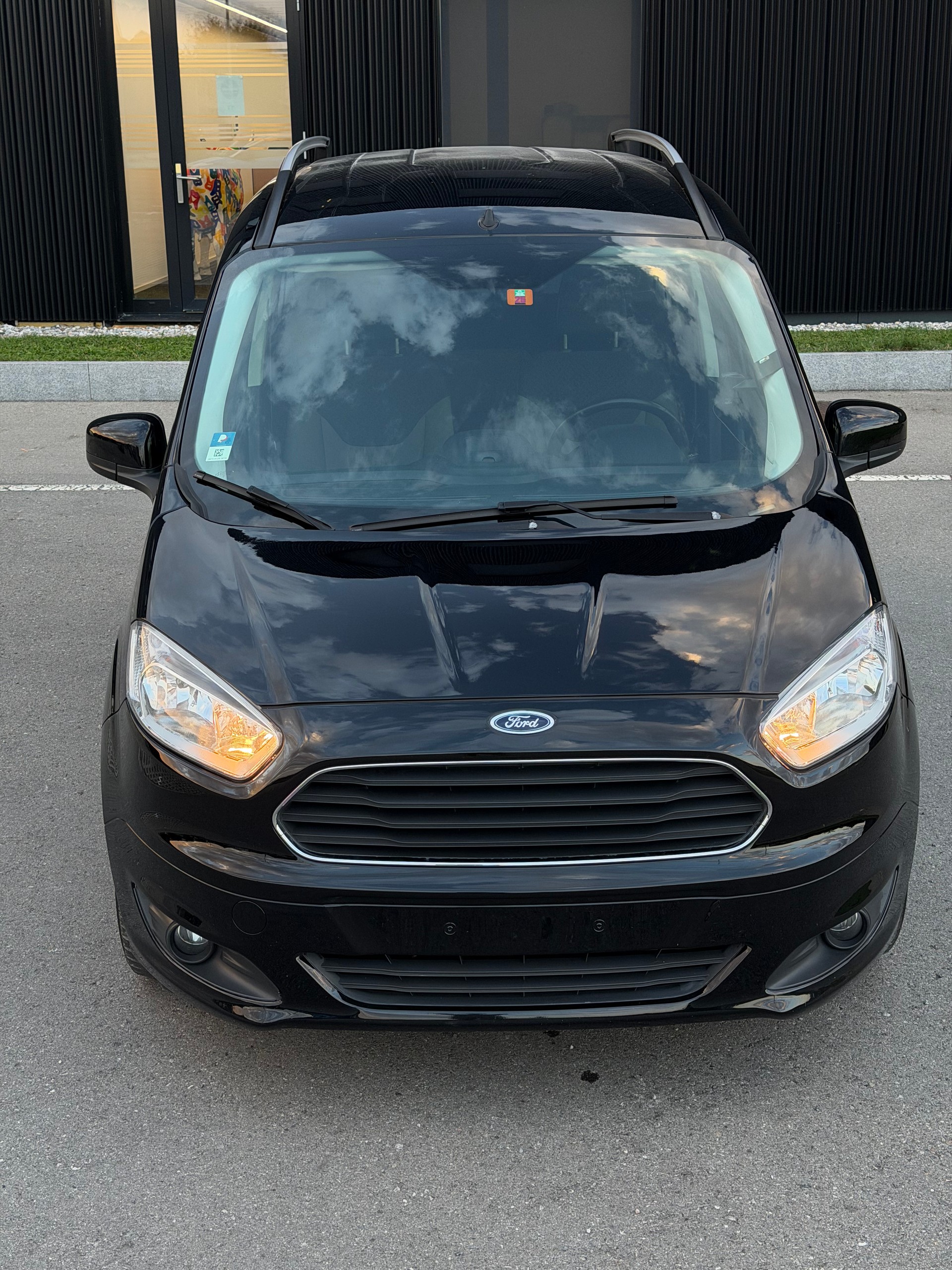 FORD Tourneo Courier 1.0 SCTi Titanium-image-1