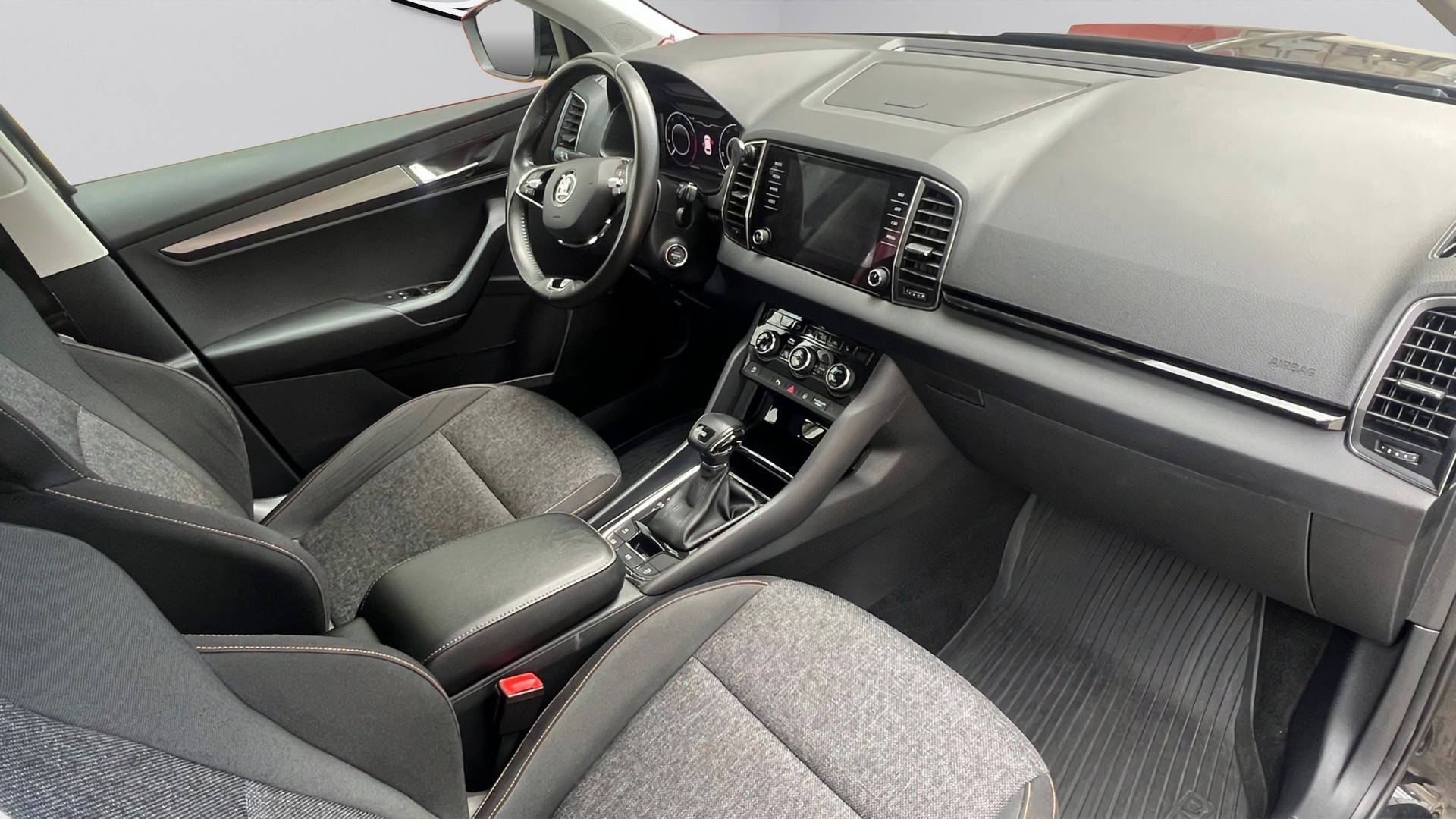 SKODA Karoq 1.5 TSI ACT Clever DSG-image-12