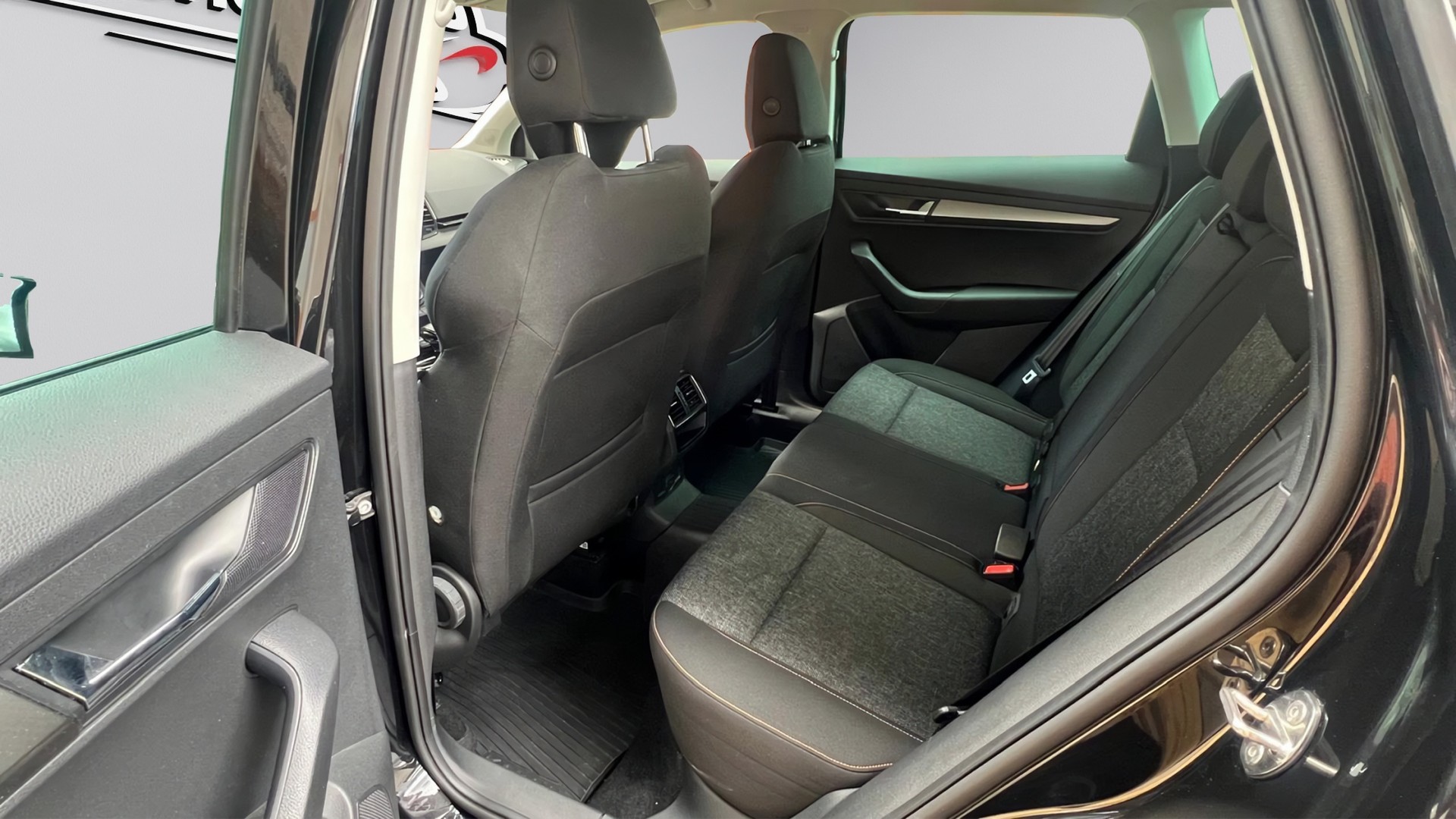 SKODA Karoq 1.5 TSI ACT Clever DSG-image-13