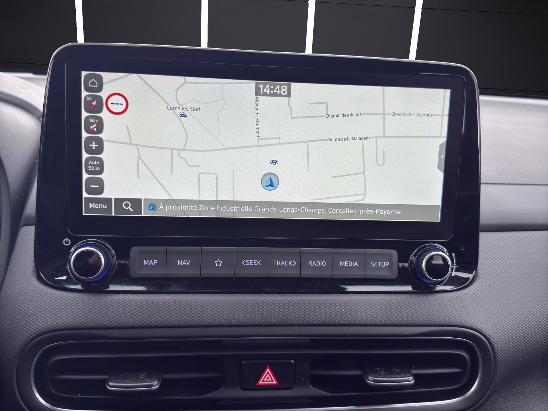 HYUNDAI Kona 1.6 GDi HEV Amplia DCT-image-11