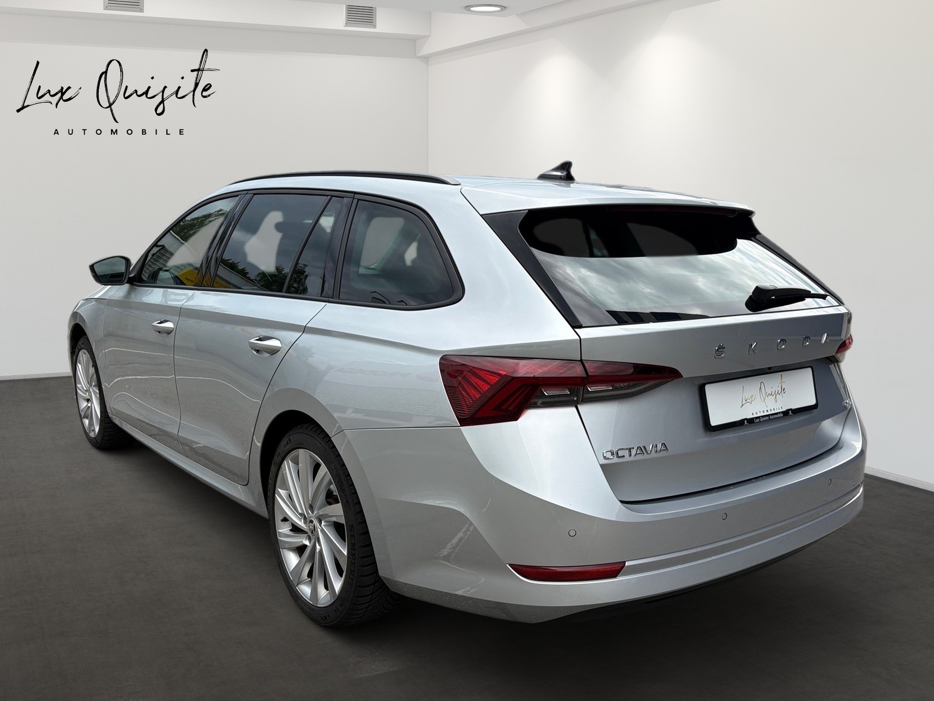 SKODA Octavia Combi 2.0 TDI DSG Style 4x4-image-6