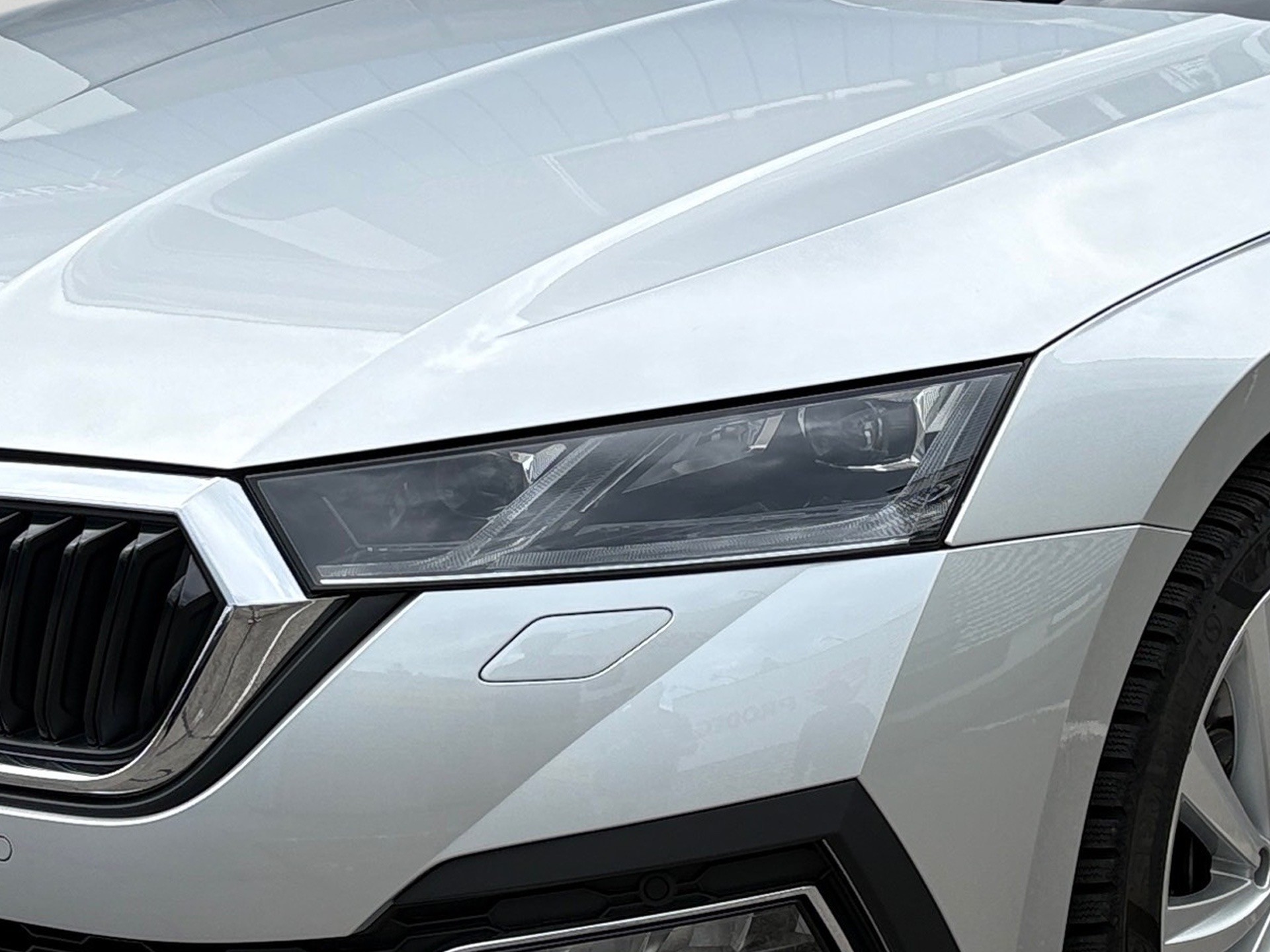 SKODA Octavia Combi 2.0 TDI DSG Style 4x4-image-8