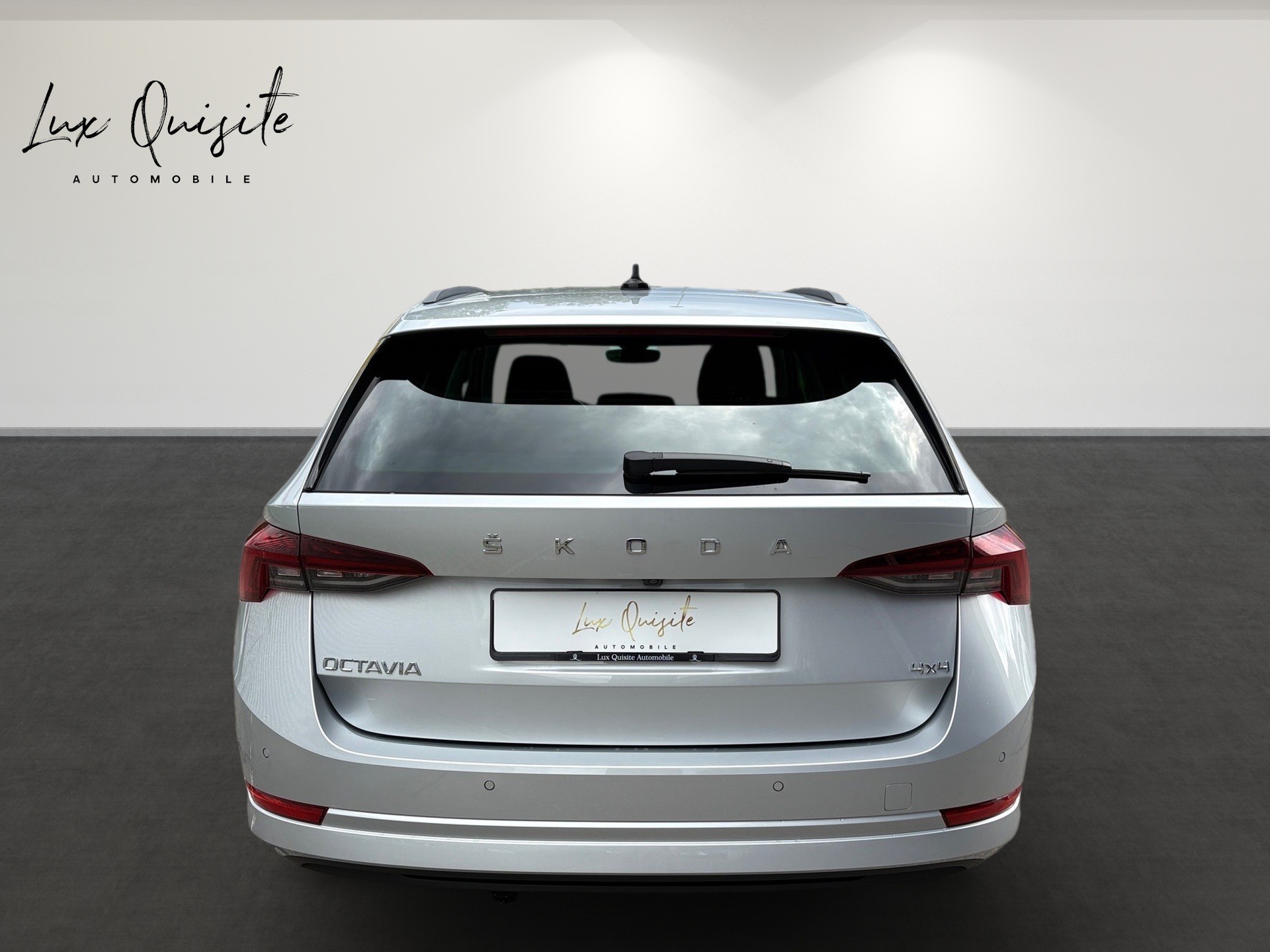 SKODA Octavia Combi 2.0 TDI DSG Style 4x4-image-5