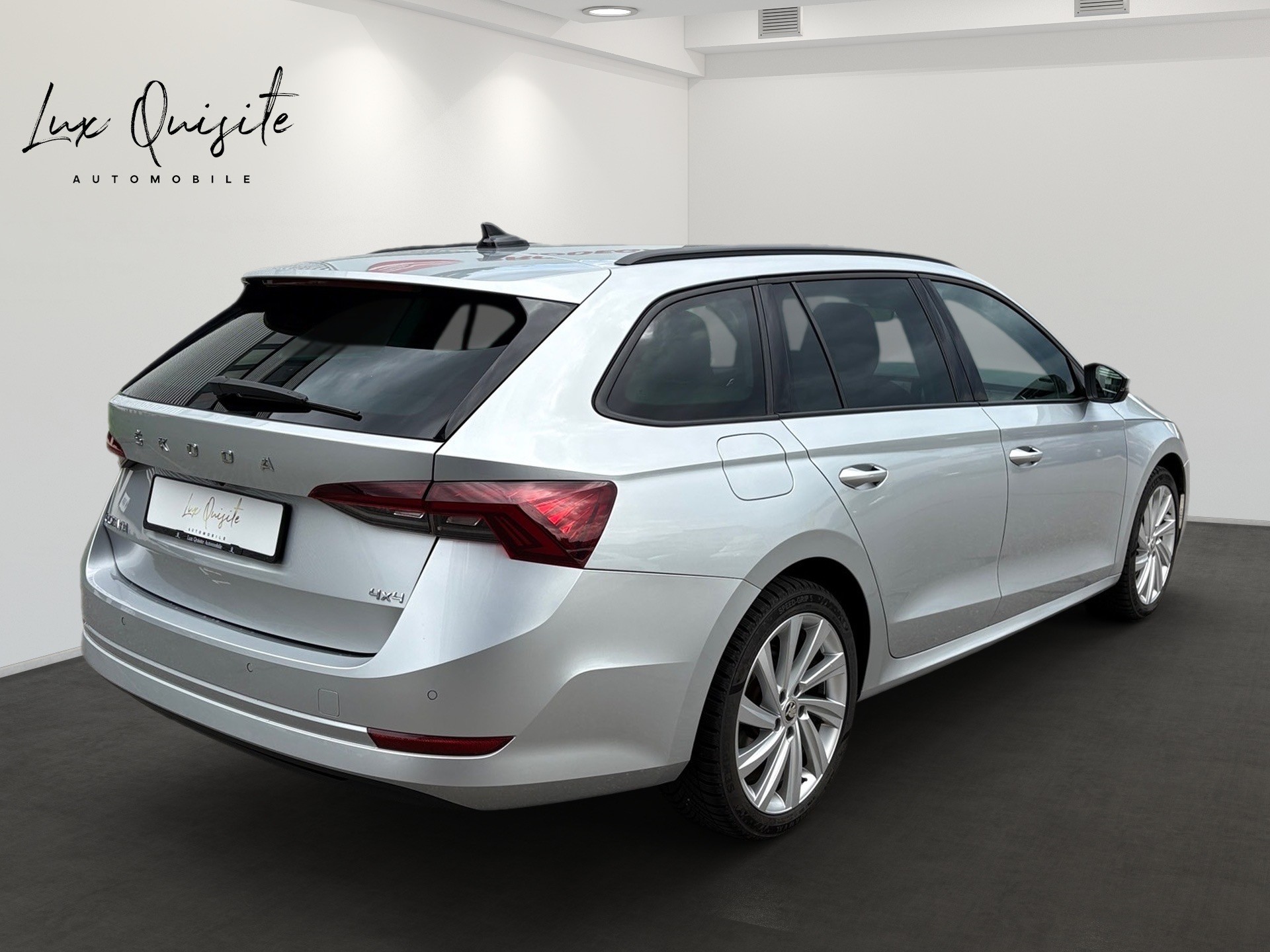 SKODA Octavia Combi 2.0 TDI DSG Style 4x4-image-4