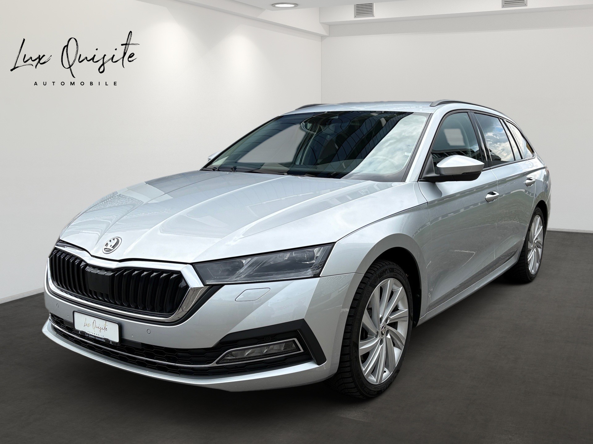 SKODA Octavia Combi 2.0 TDI DSG Style 4x4-image-0