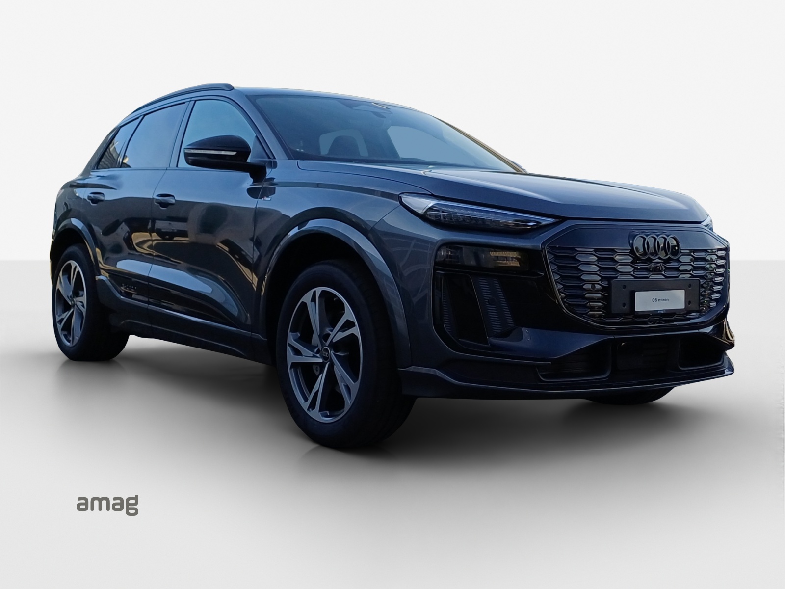 AUDI Q6 e-tron quattro-image-5