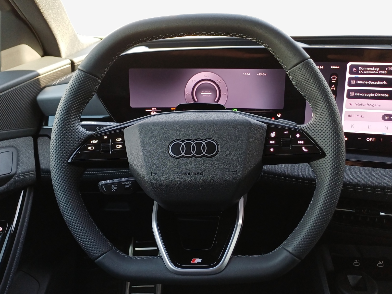 AUDI Q6 e-tron quattro-image-9