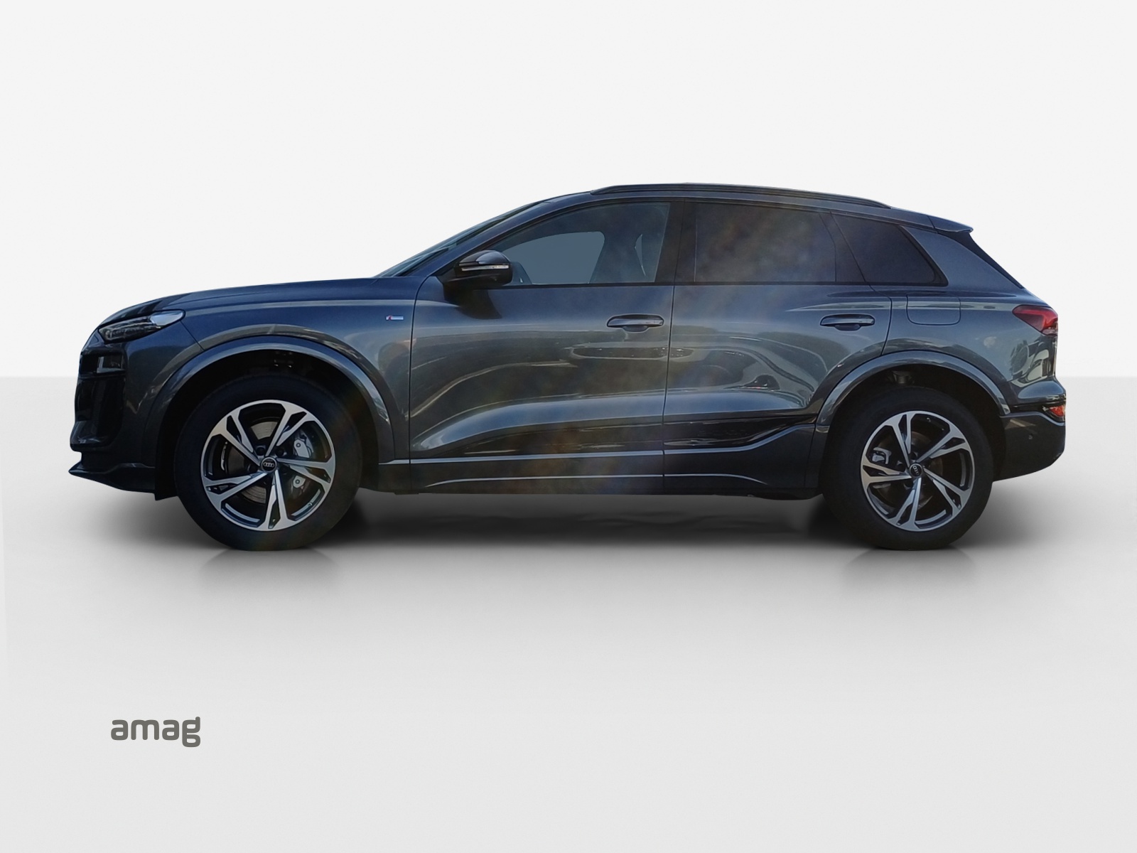 AUDI Q6 e-tron quattro-image-1