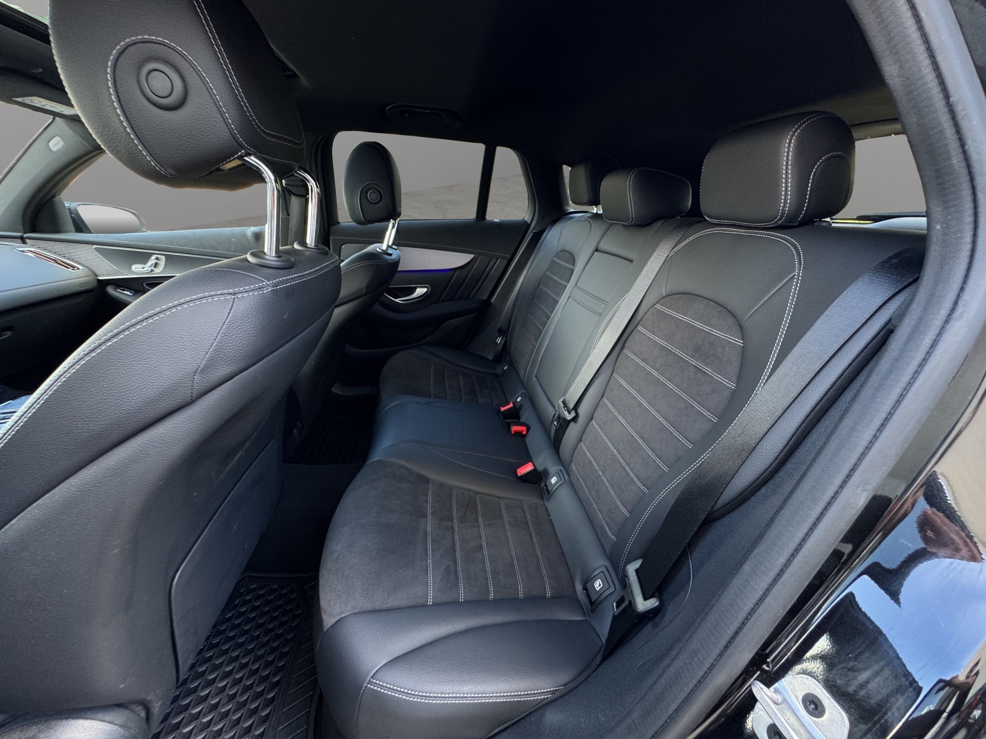 MERCEDES-BENZ EQC 400 4Matic AMG Line **Batteriekapazität 96.55%**-image-11