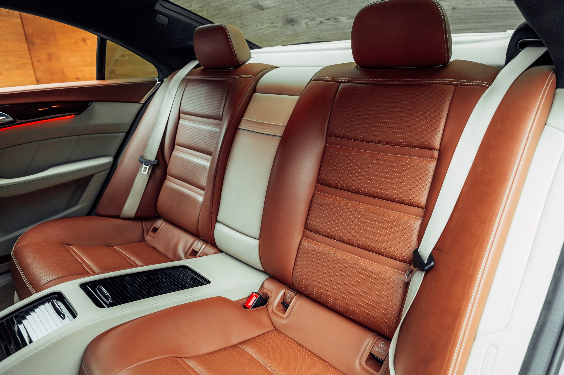 MERCEDES-BENZ CLS 63 AMG S 4Matic Speedshift MCT-image-8