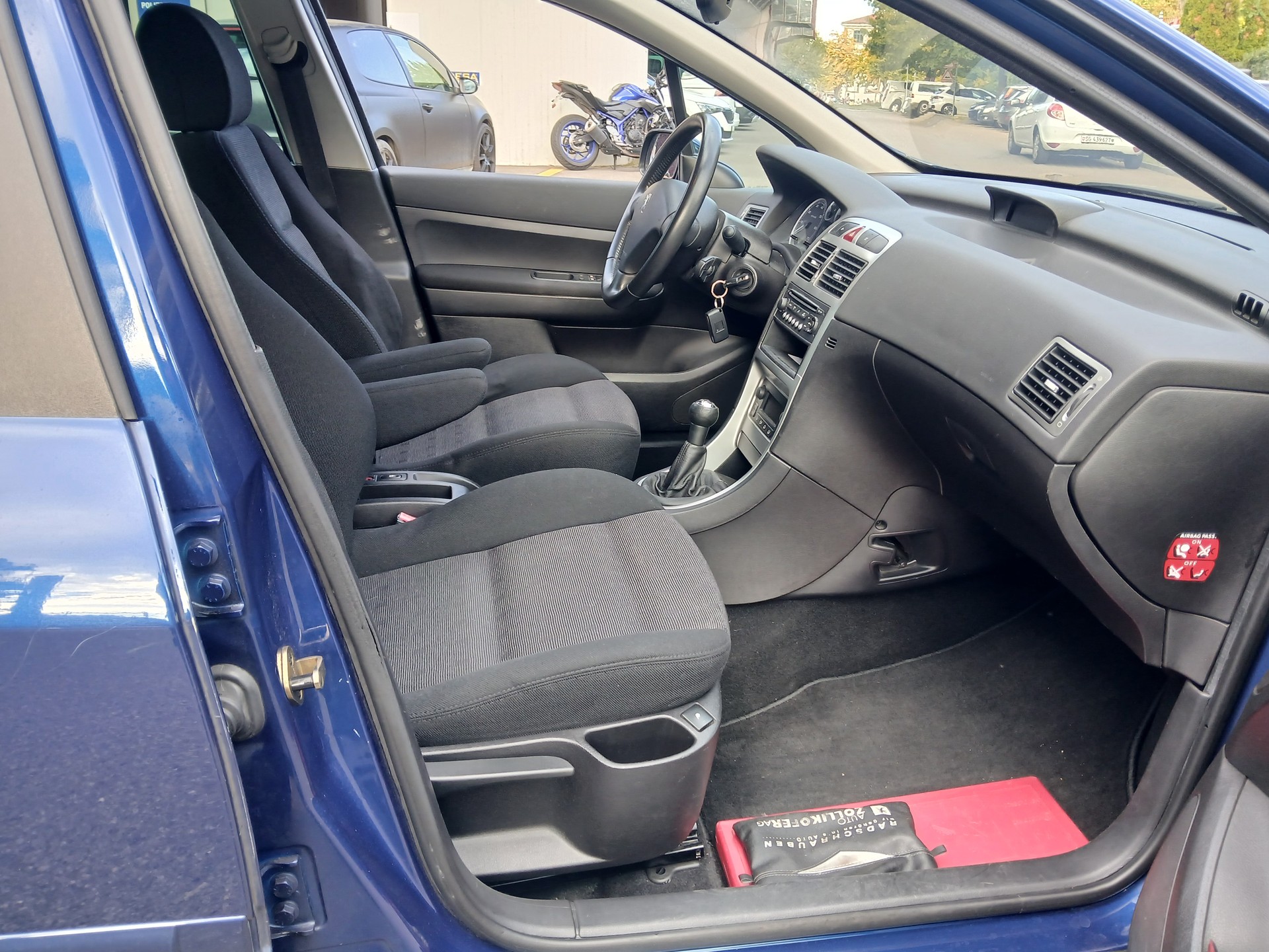PEUGEOT 307 2.0 16V XS-image-10