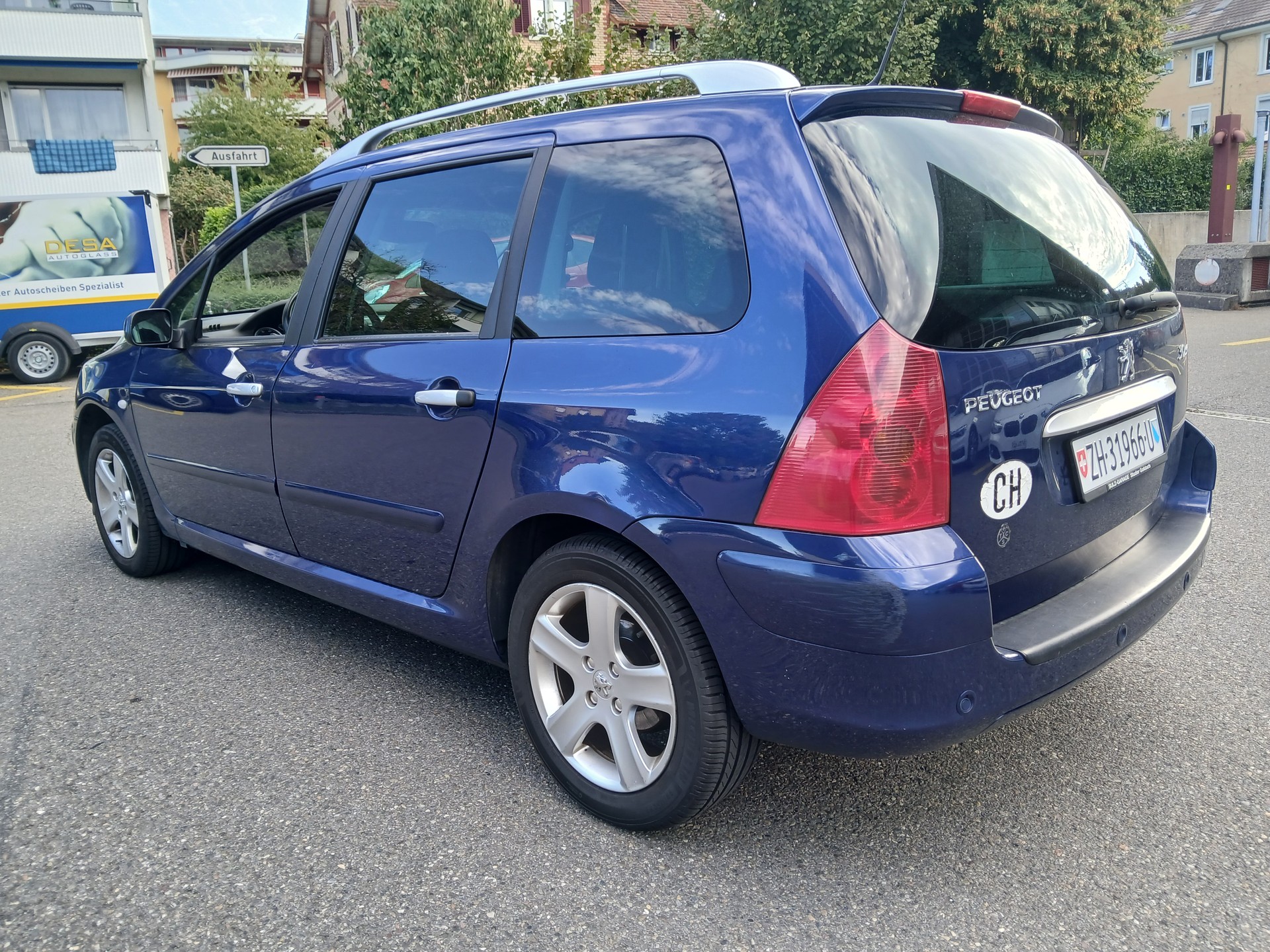PEUGEOT 307 2.0 16V XS-image-2