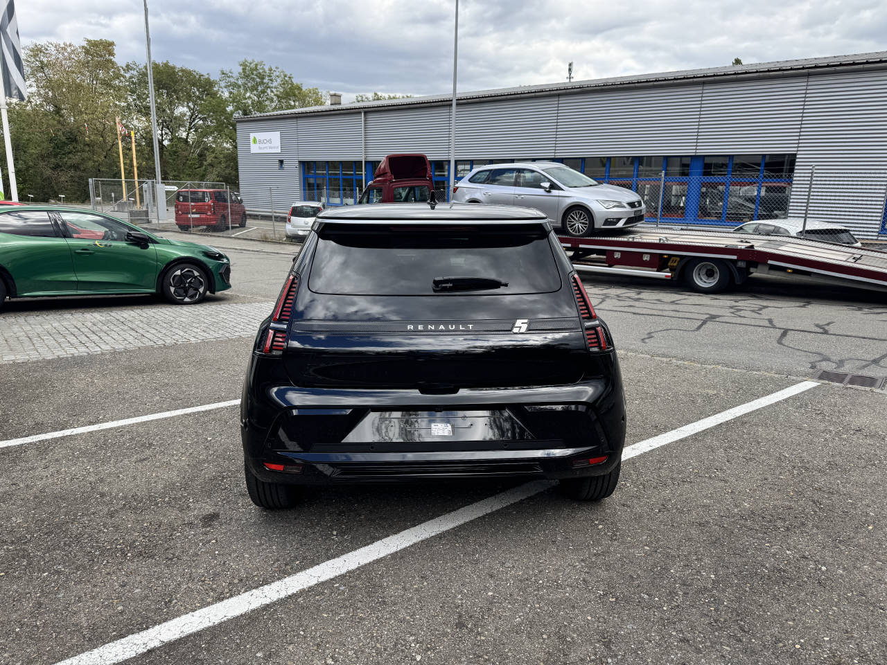 RENAULT R5 E-Tech Comfort Range Roland Garros-image-4