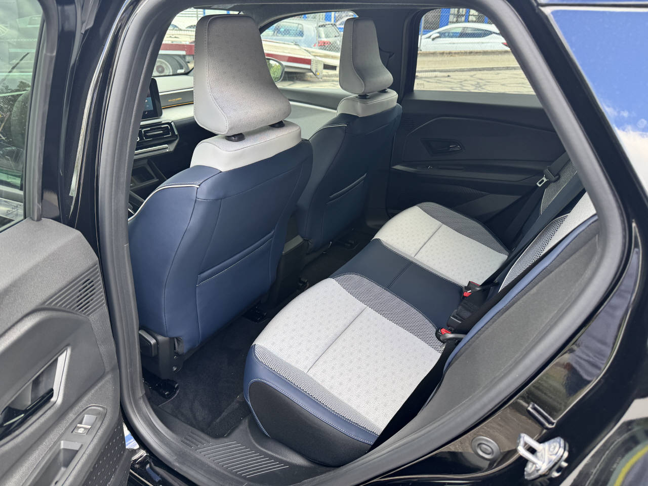RENAULT R5 E-Tech Comfort Range Roland Garros-image-8