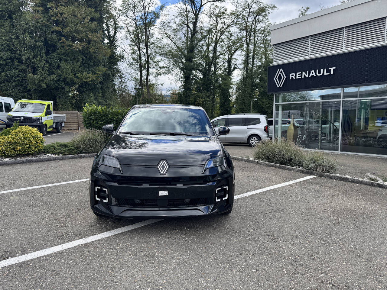 RENAULT R5 E-Tech Comfort Range Roland Garros-image-1