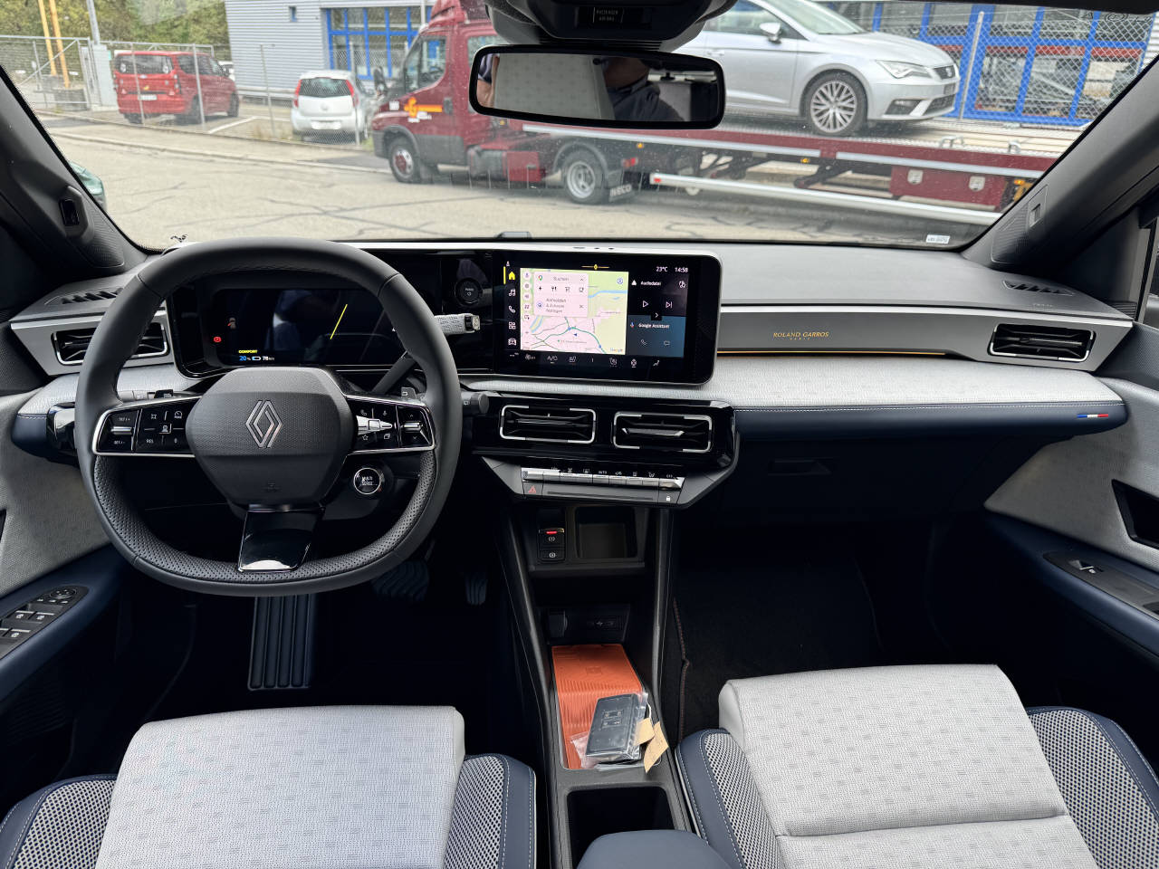 RENAULT R5 E-Tech Comfort Range Roland Garros-image-7