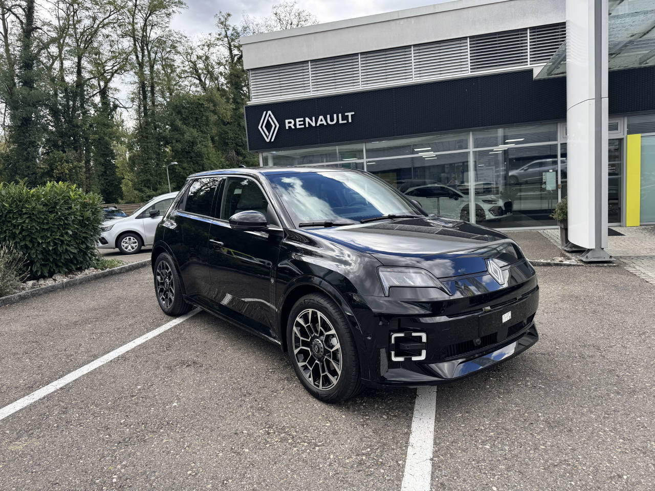 RENAULT R5 E-Tech Comfort Range Roland Garros-image-0