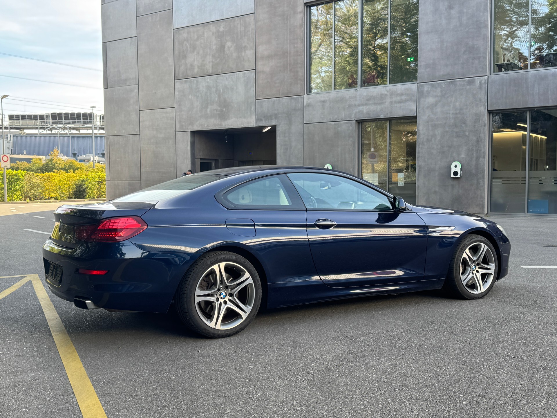 BMW 650i Coupé xDrive-image-3