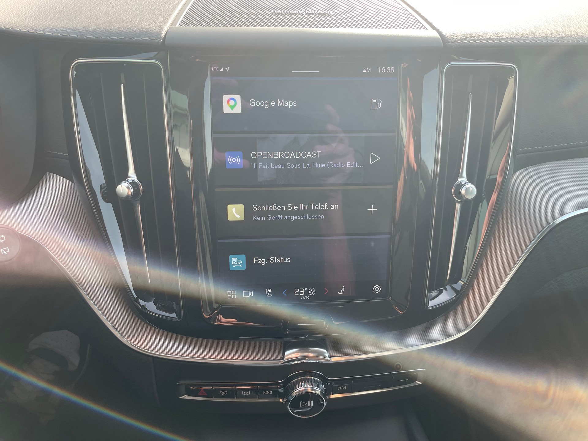 VOLVO XC60 B5 Benzin Mild Hybrid AWD Ultimate Bright Geartronic-image-14