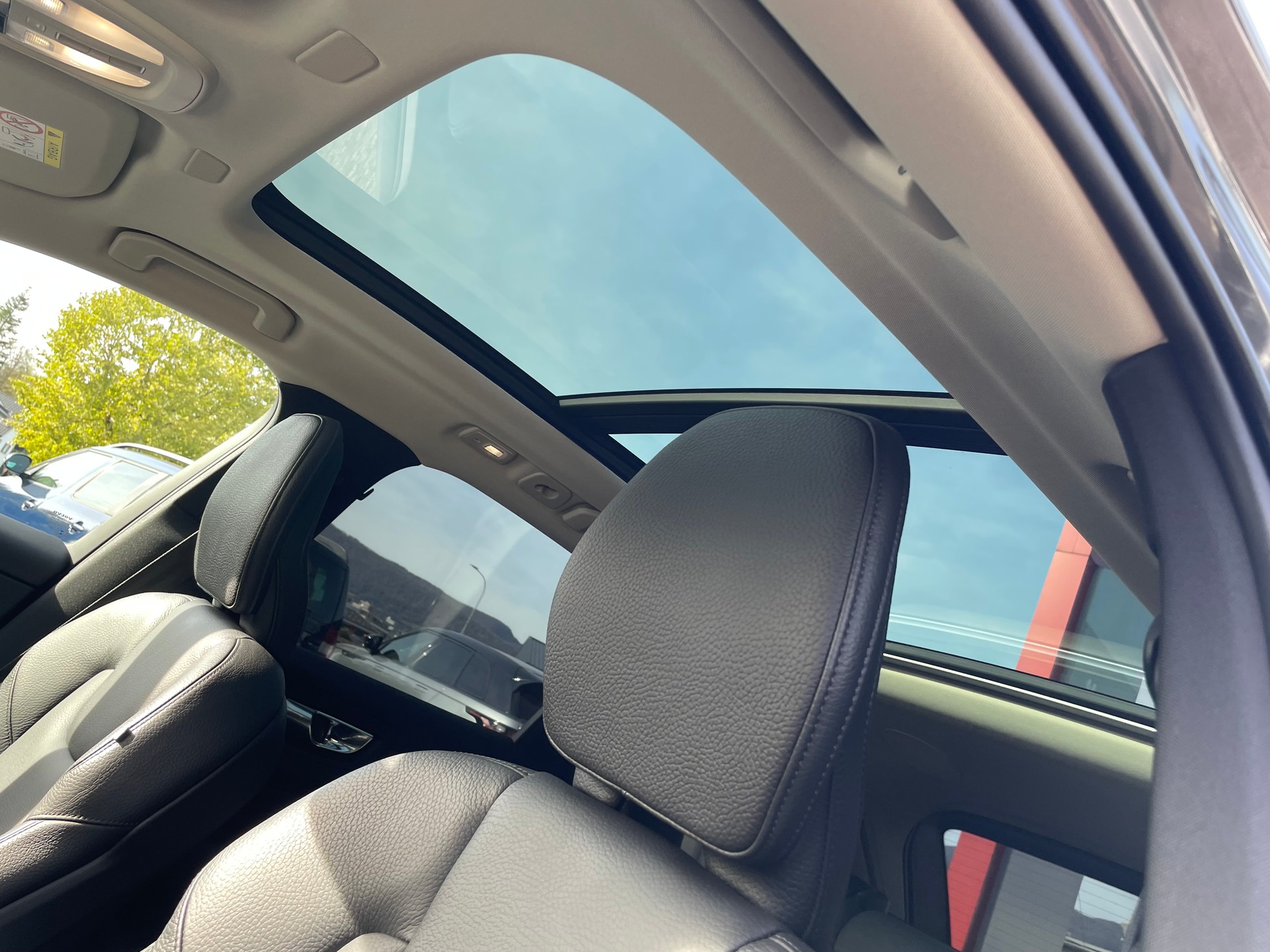 VOLVO XC60 B5 Benzin Mild Hybrid AWD Ultimate Bright Geartronic-image-11