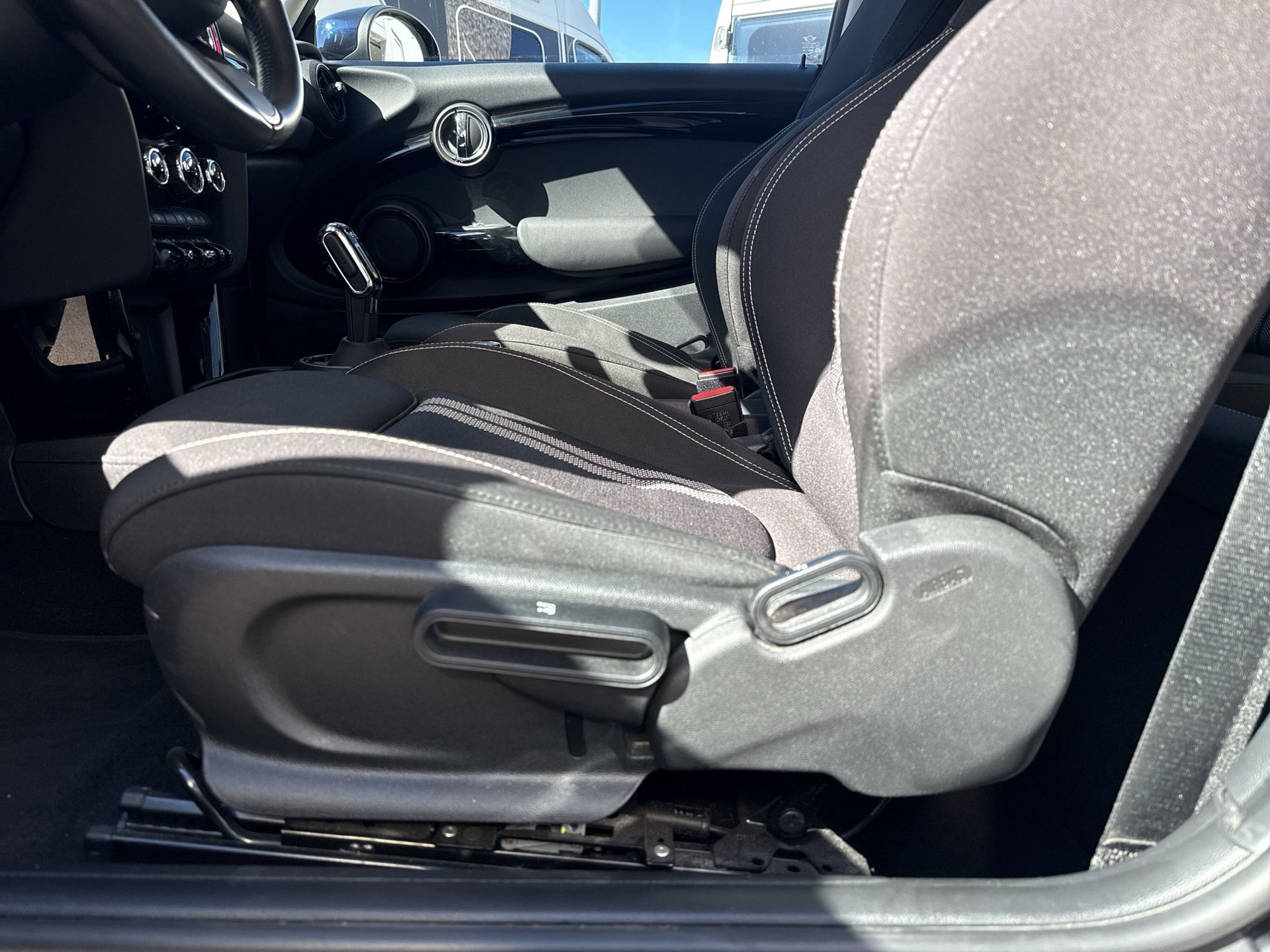 MINI Cooper SE-image-18