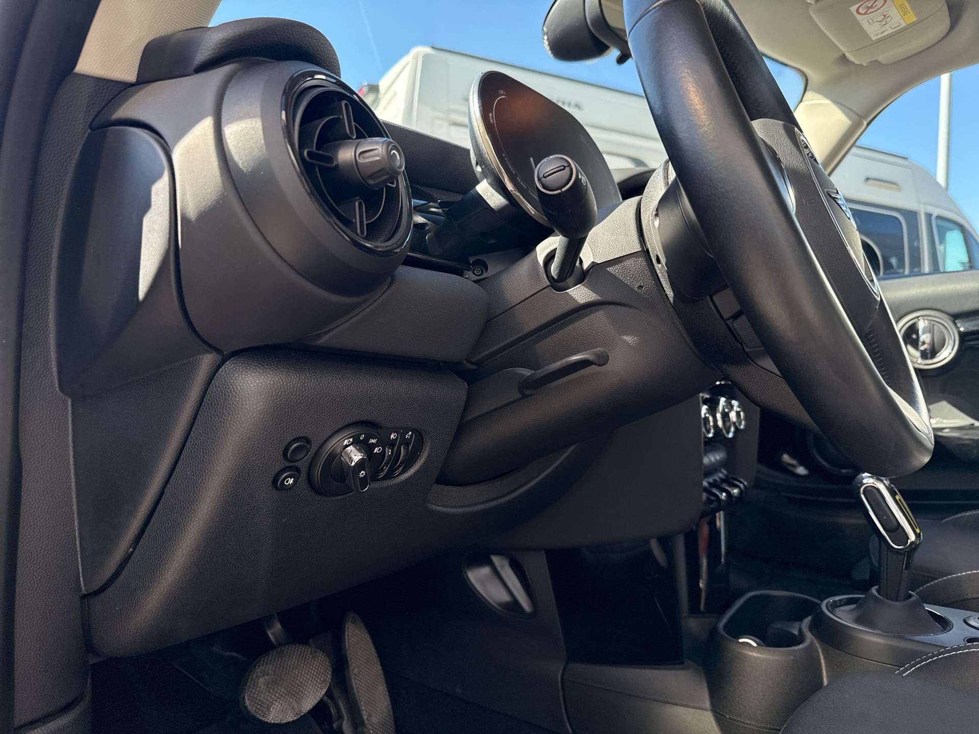 MINI Cooper SE-image-19