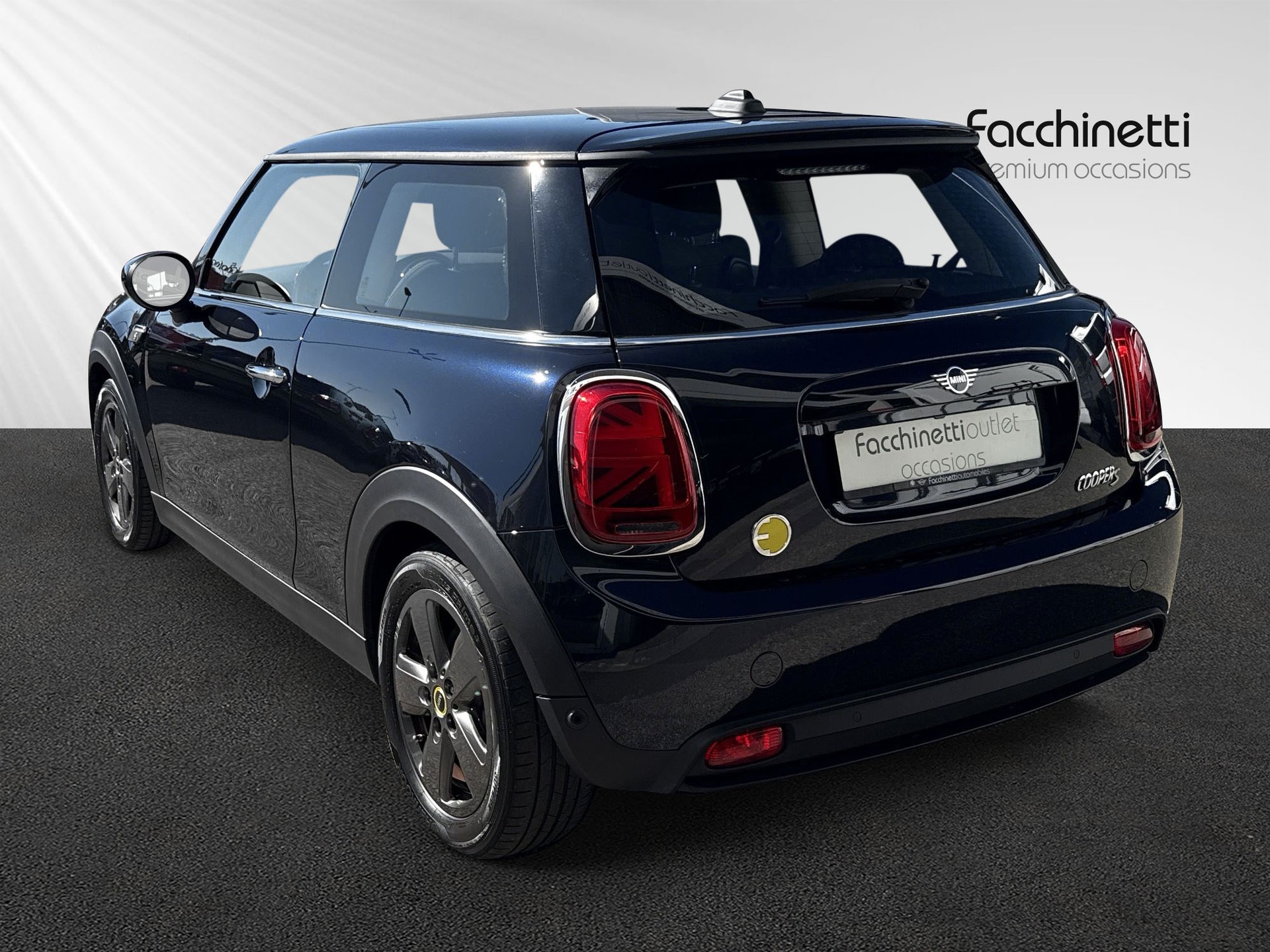 MINI Cooper SE-image-2