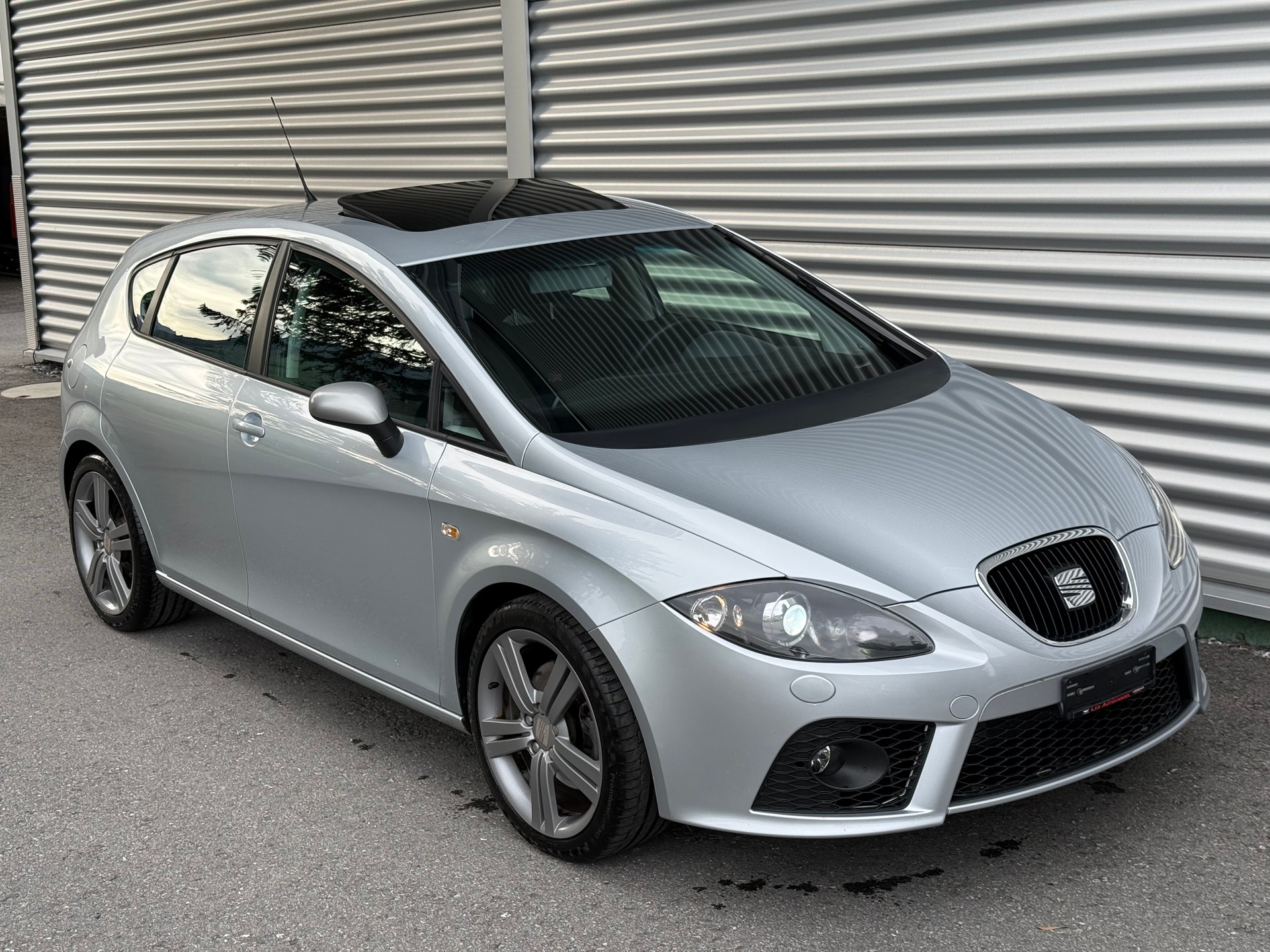 SEAT Leon 2.0 TSI FR-image-3