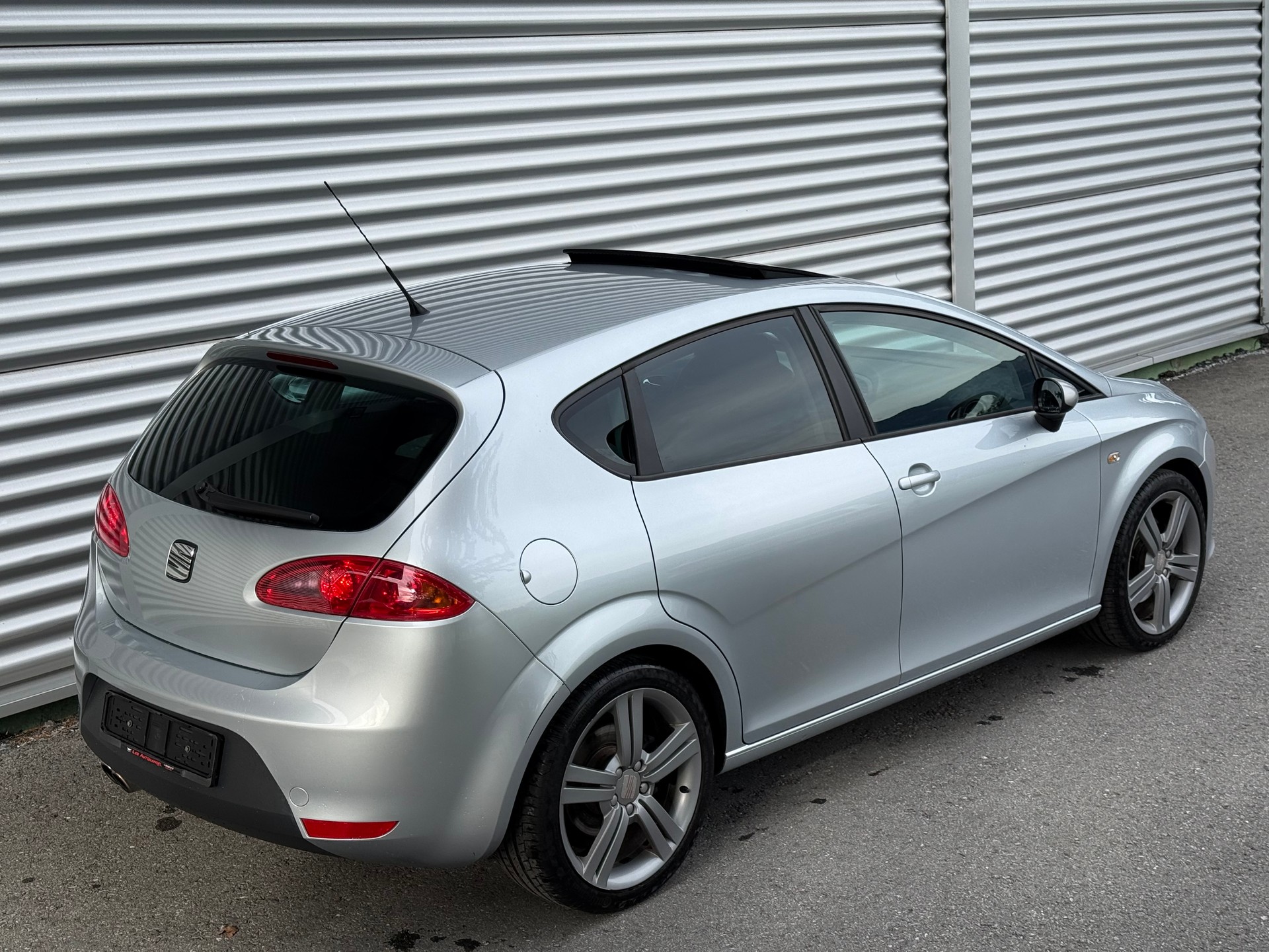 SEAT Leon 2.0 TSI FR-image-5