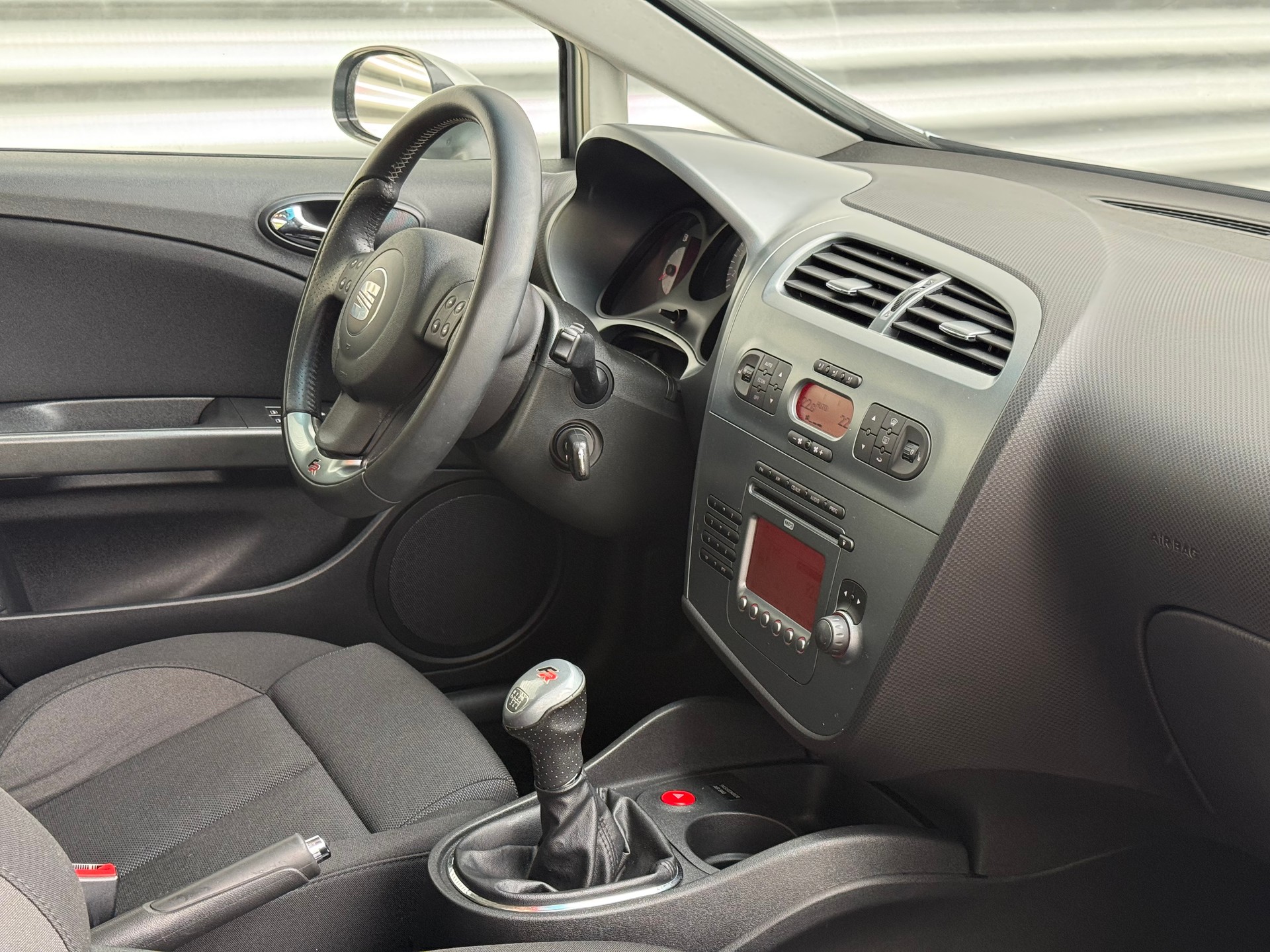 SEAT Leon 2.0 TSI FR-image-7