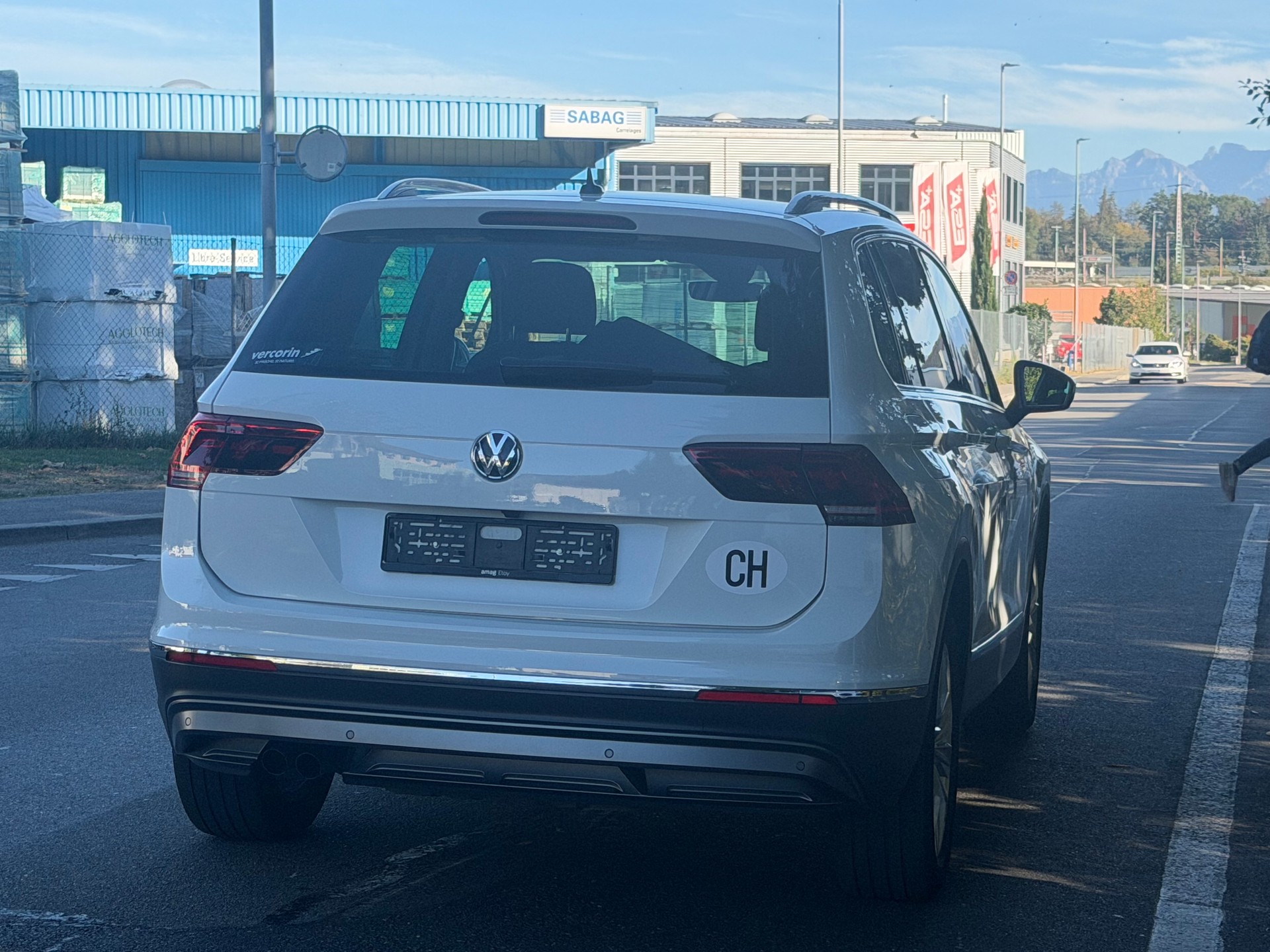VW Tiguan 2.0TSI Highline 4Motion DSG-image-5
