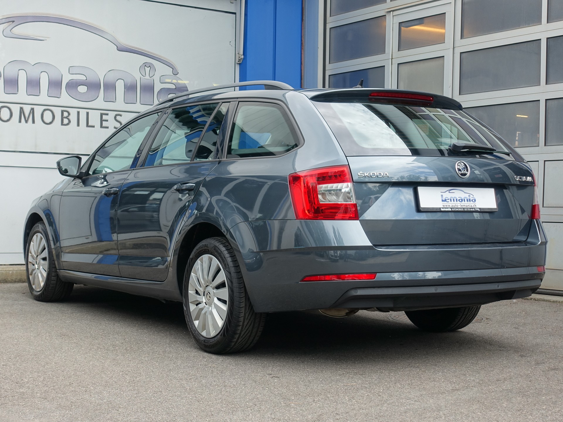 SKODA Octavia Combi 1.5 TSI Ambition DSG-image-3
