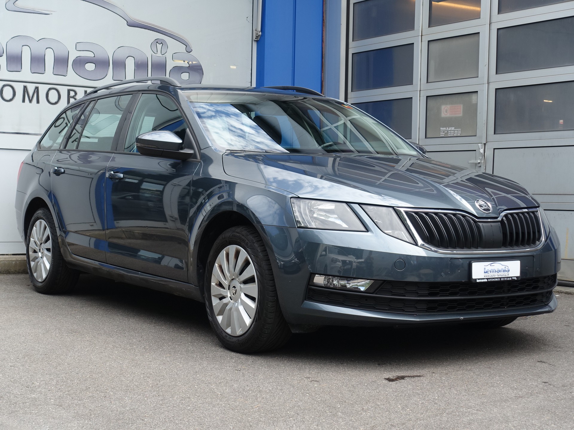SKODA Octavia Combi 1.5 TSI Ambition DSG-image-0