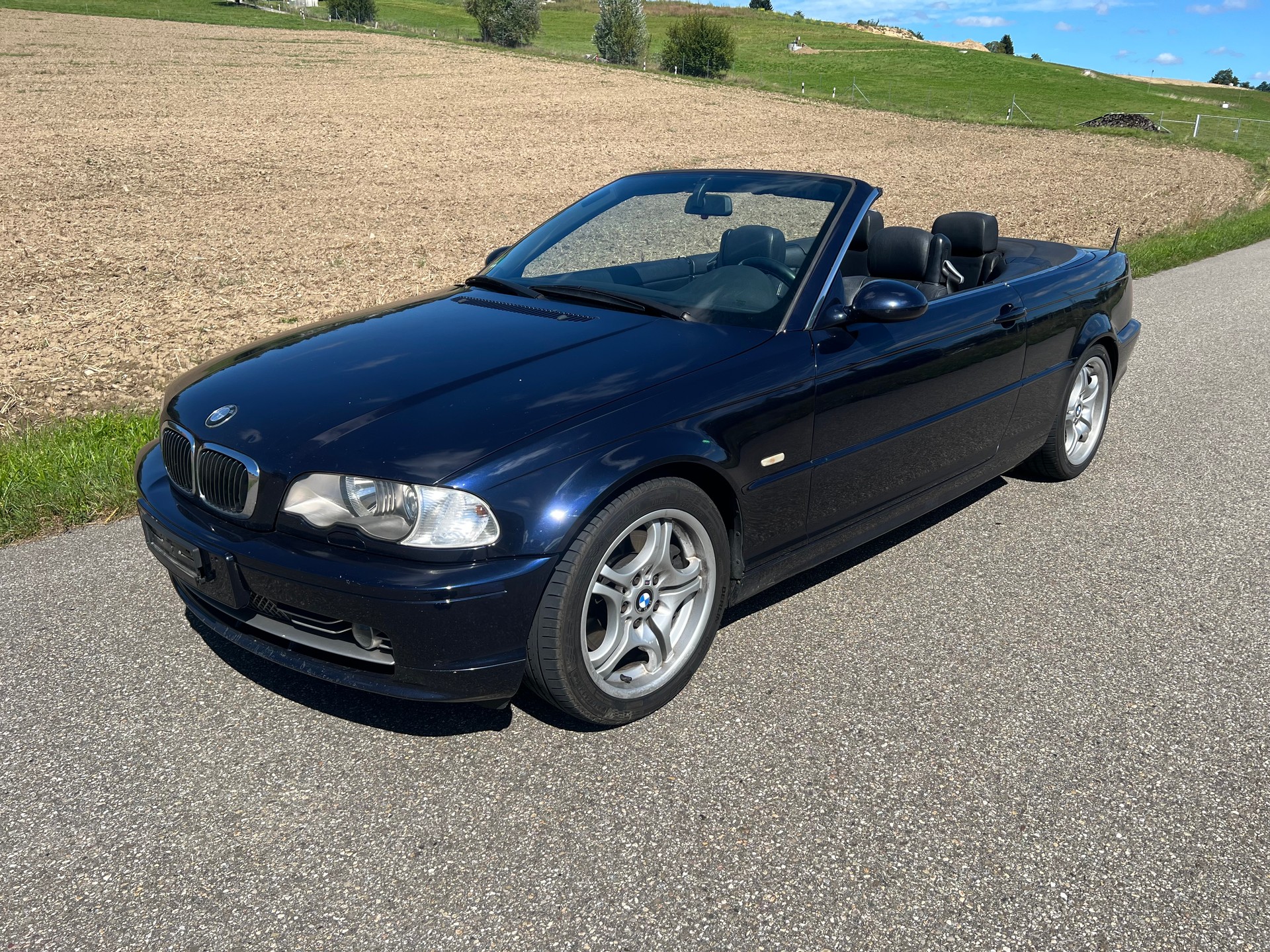 BMW 330Ci Cabriolet-image-0