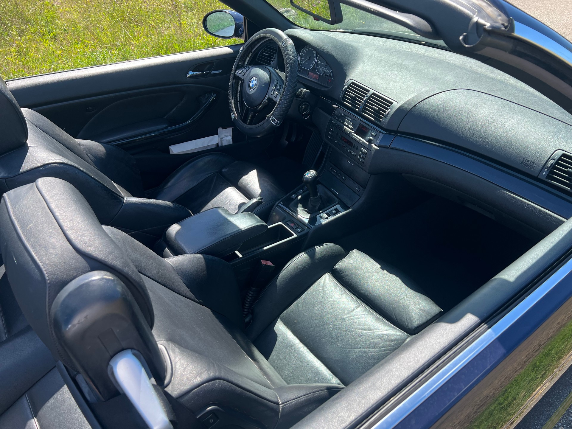 BMW 330Ci Cabriolet-image-8