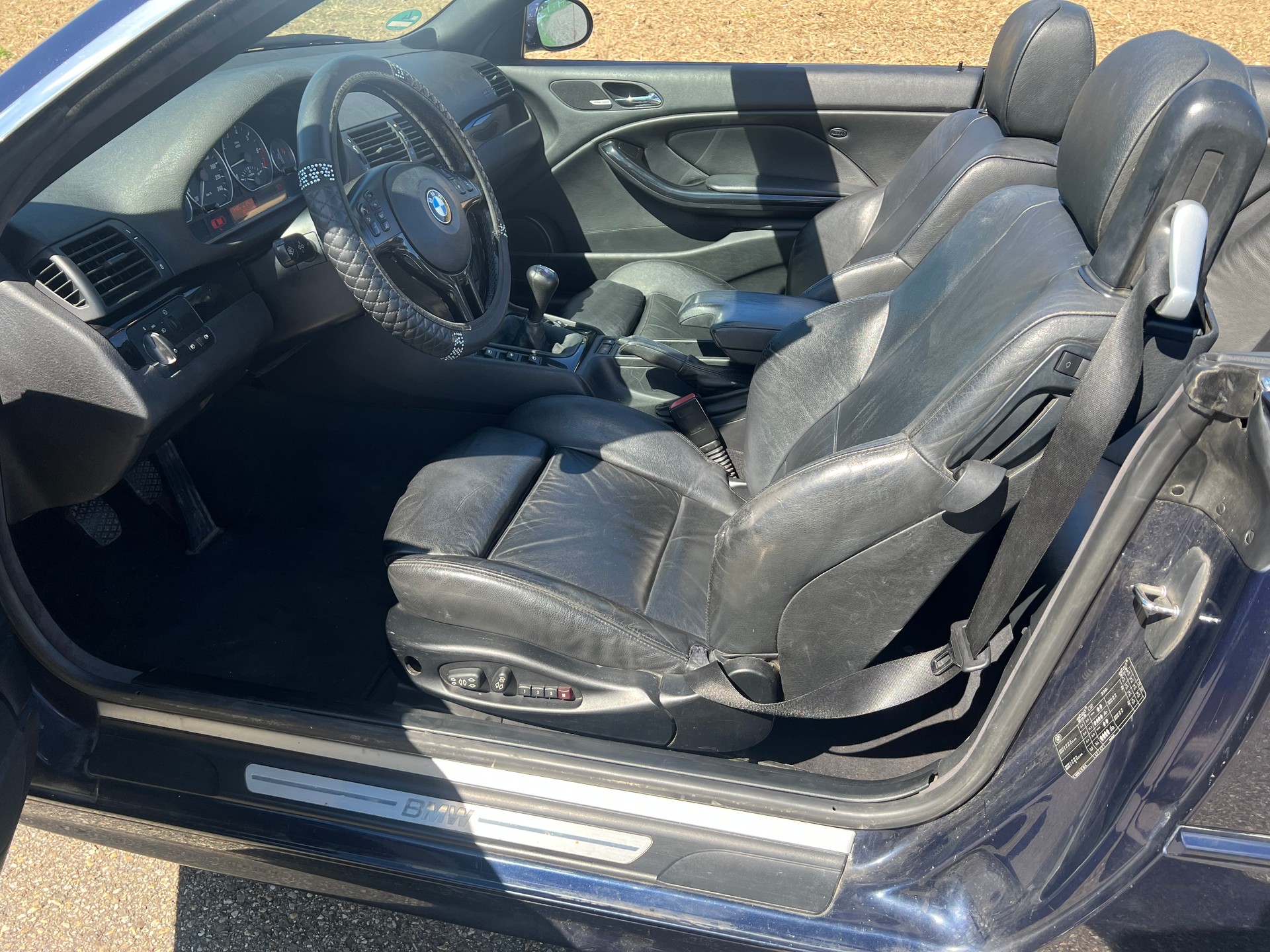 BMW 330Ci Cabriolet-image-10