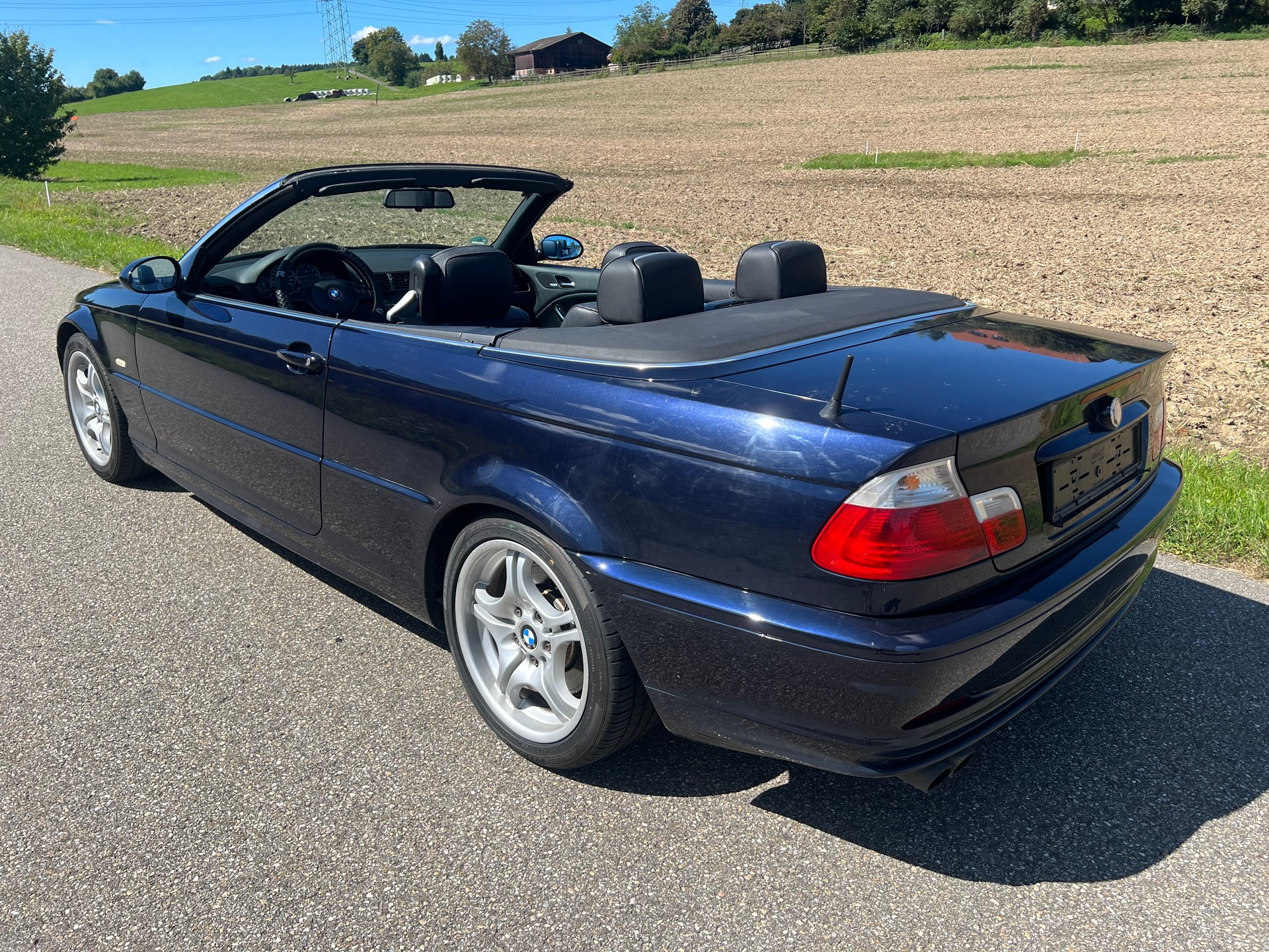 BMW 330Ci Cabriolet-image-5