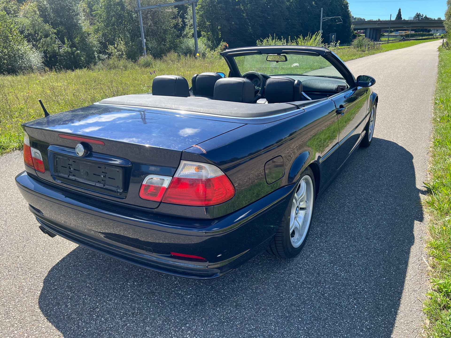 BMW 330Ci Cabriolet-image-7
